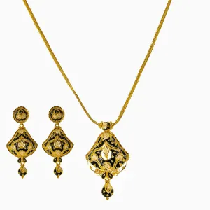 22K Yellow Gold Necklace and Earrings Set W/ Black Enamel & Scallop Pendants