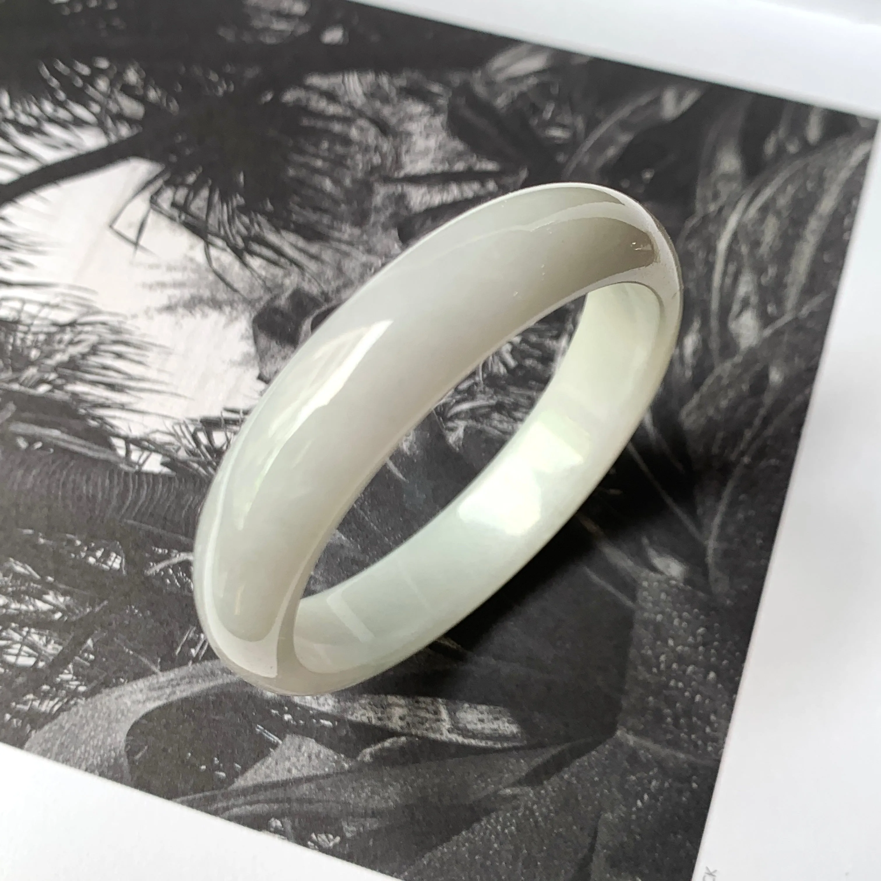 53.1mm A-Grade Natural Tri-Colour Jadeite Modern Oval Bangle No.330091