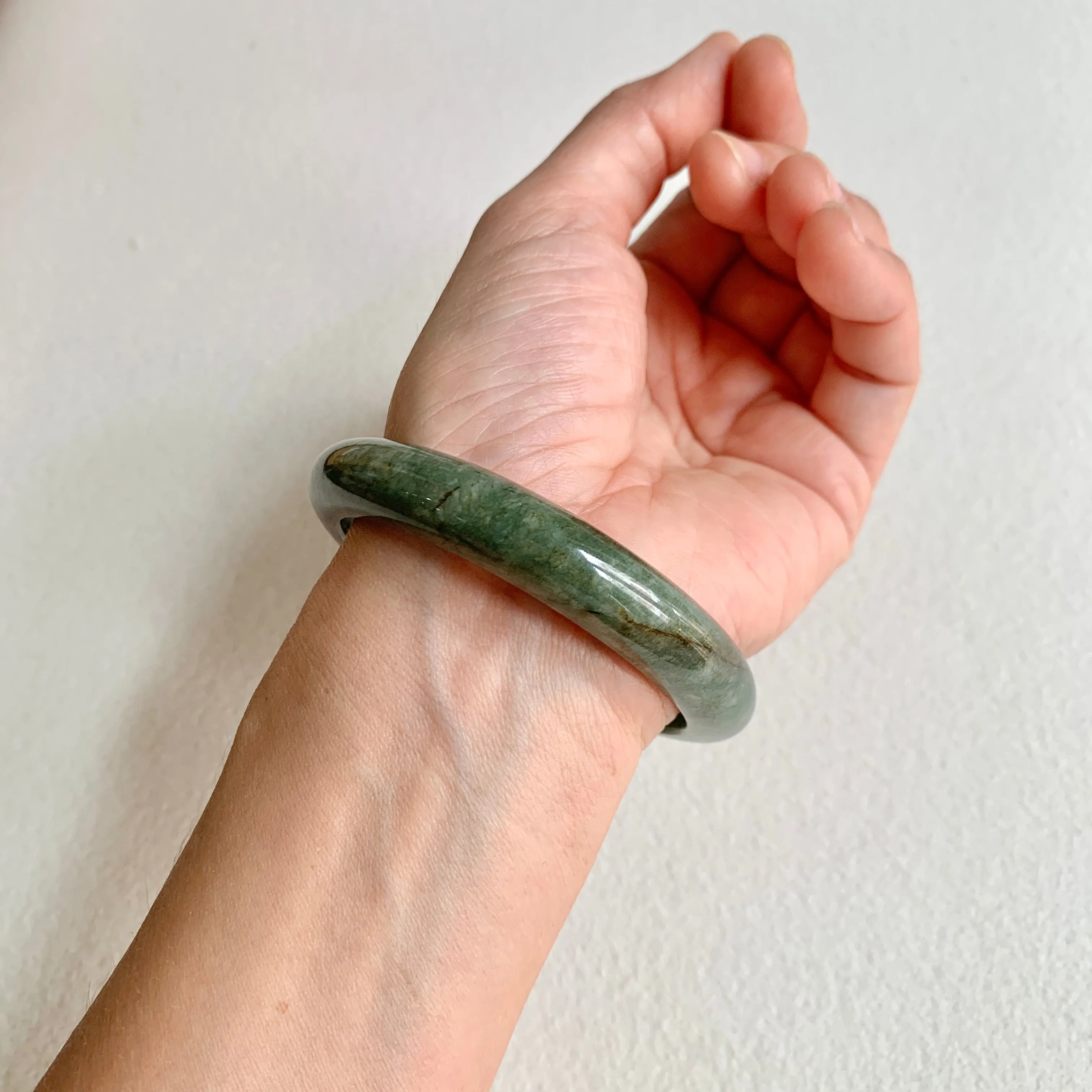 56.1mm A-Grade Natural Dark Green Modern Round Bangle No. 600158