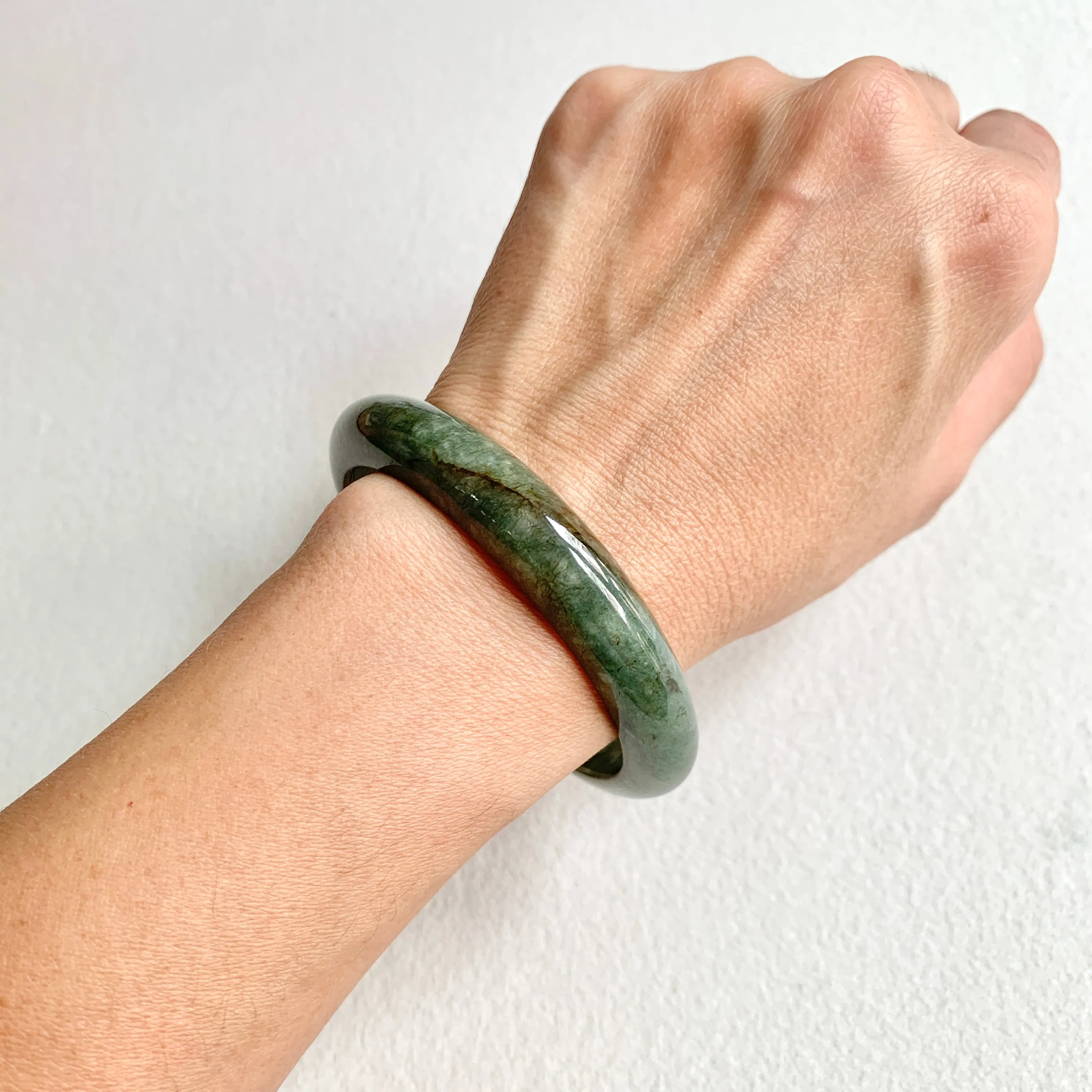 56.1mm A-Grade Natural Dark Green Modern Round Bangle No. 600158