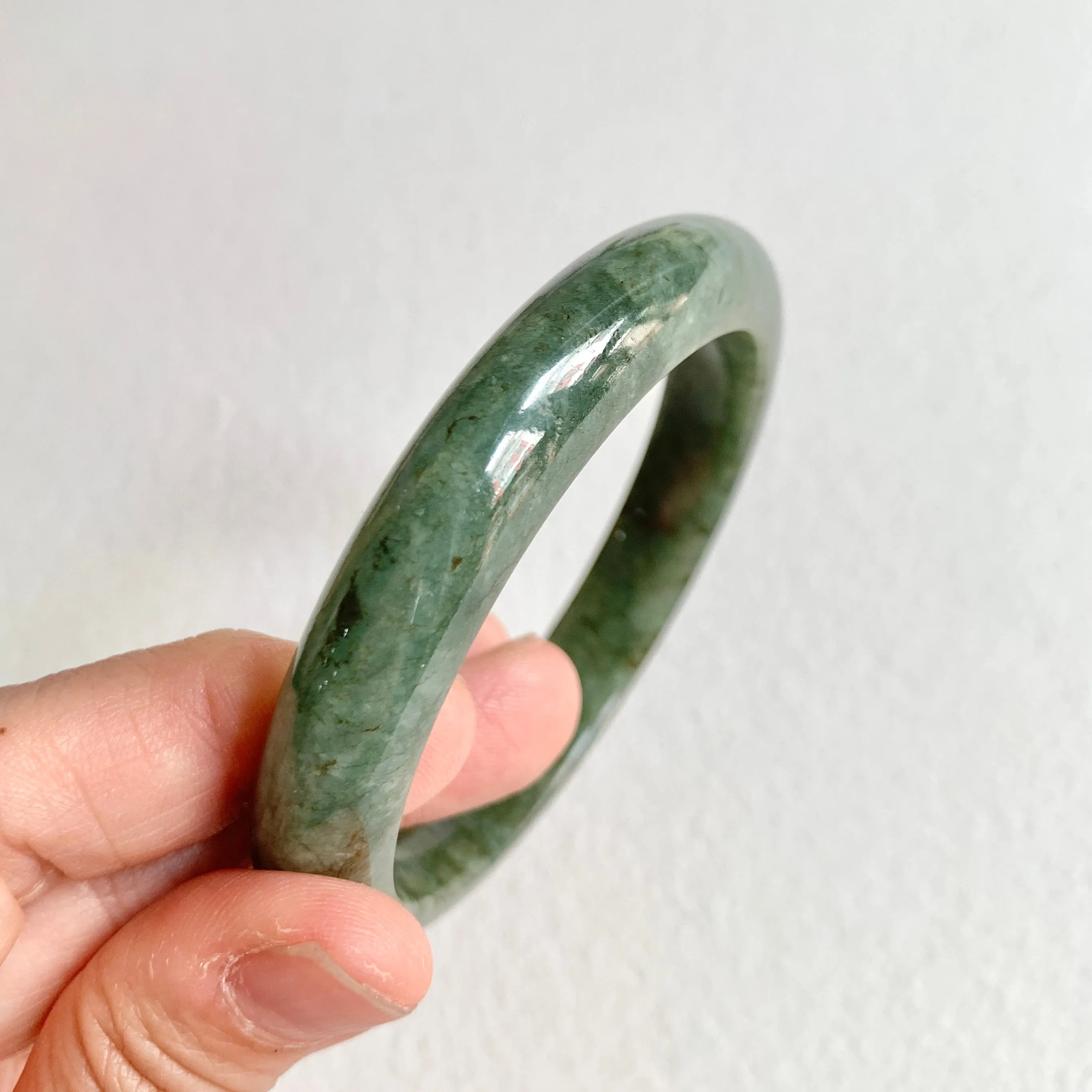 56.1mm A-Grade Natural Dark Green Modern Round Bangle No. 600158