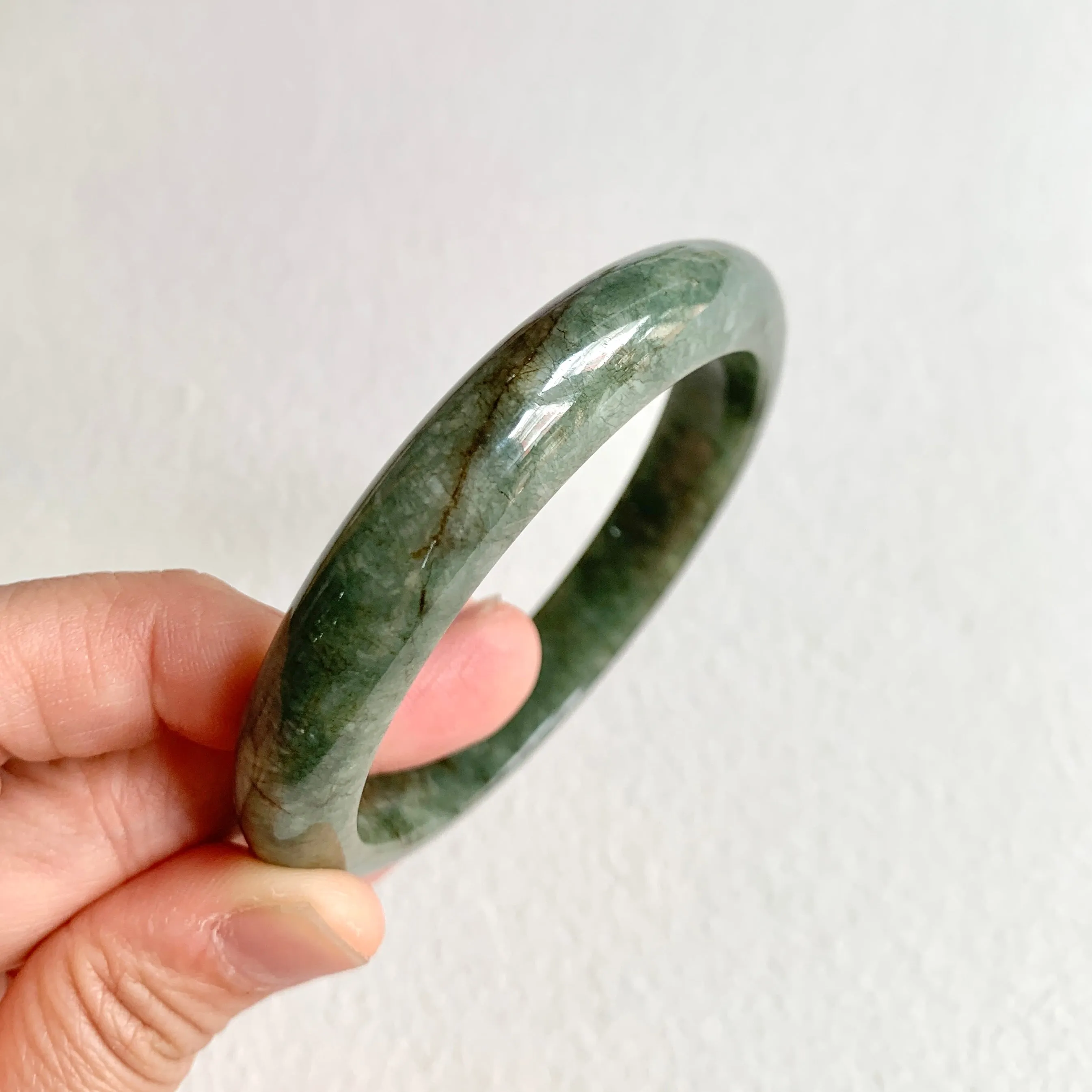 56.1mm A-Grade Natural Dark Green Modern Round Bangle No. 600158
