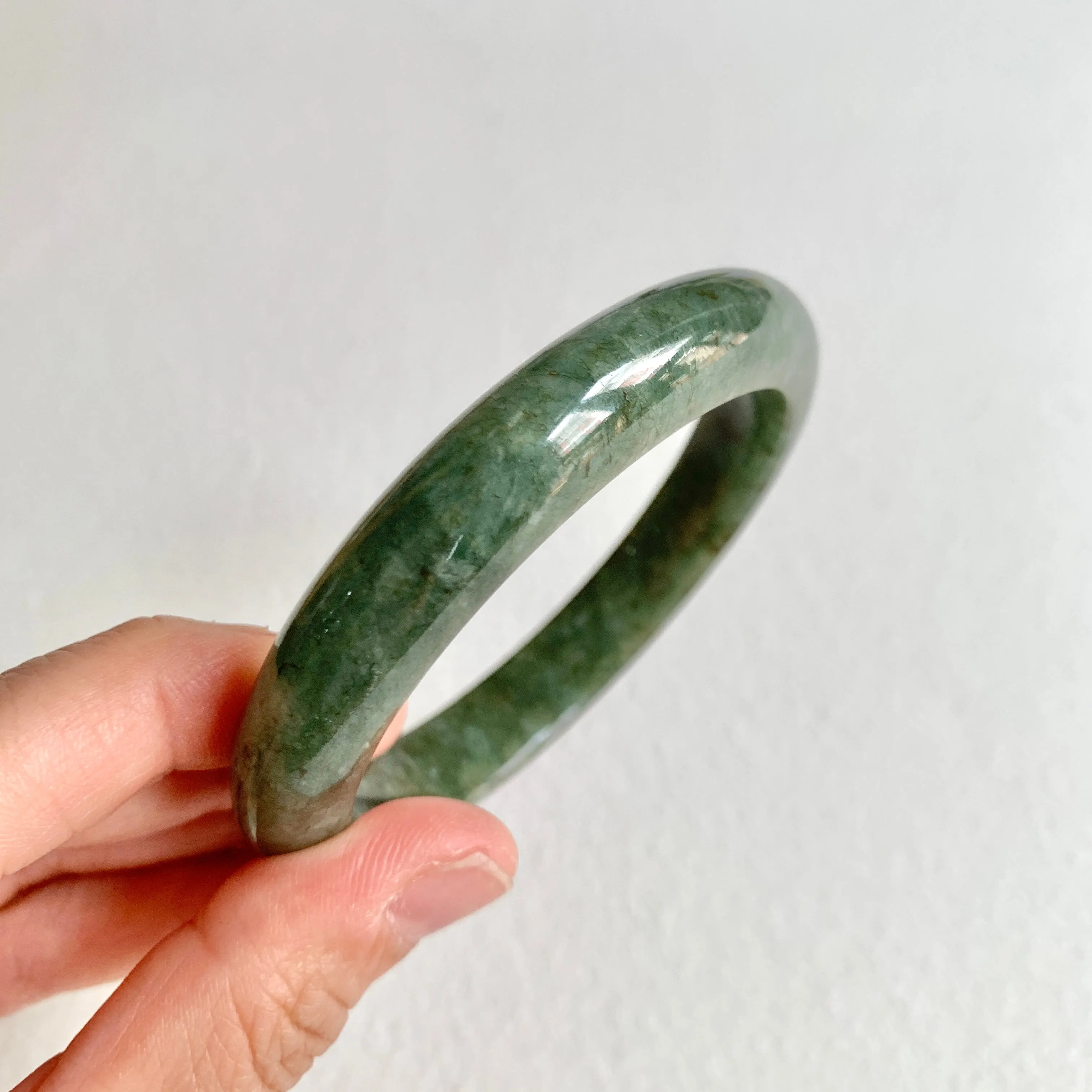 56.1mm A-Grade Natural Dark Green Modern Round Bangle No. 600158