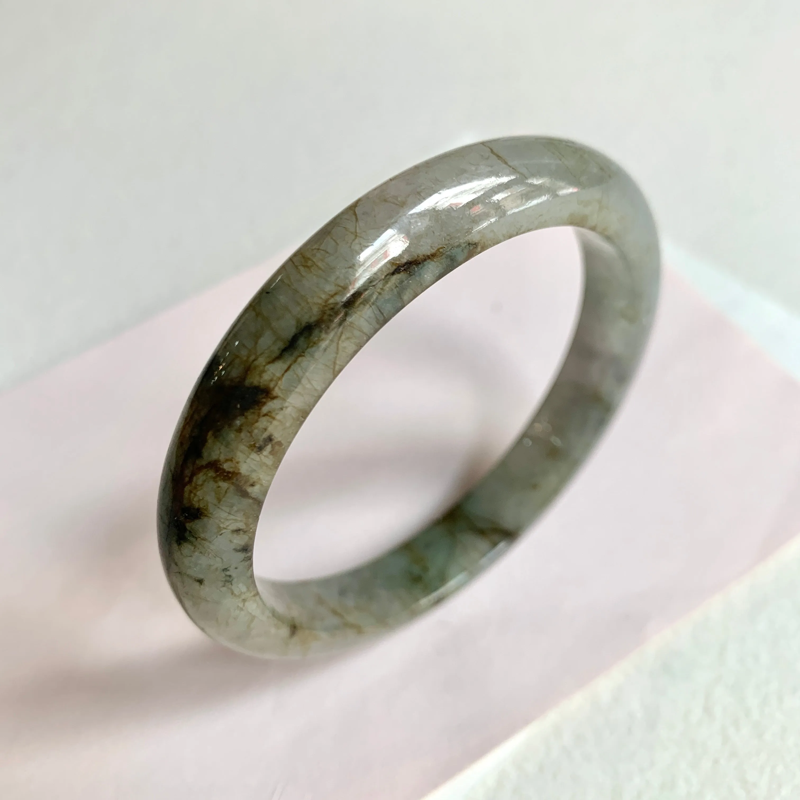 56.3mm A-Grade Natural Green Grey Modern Round Bangle No. 600121