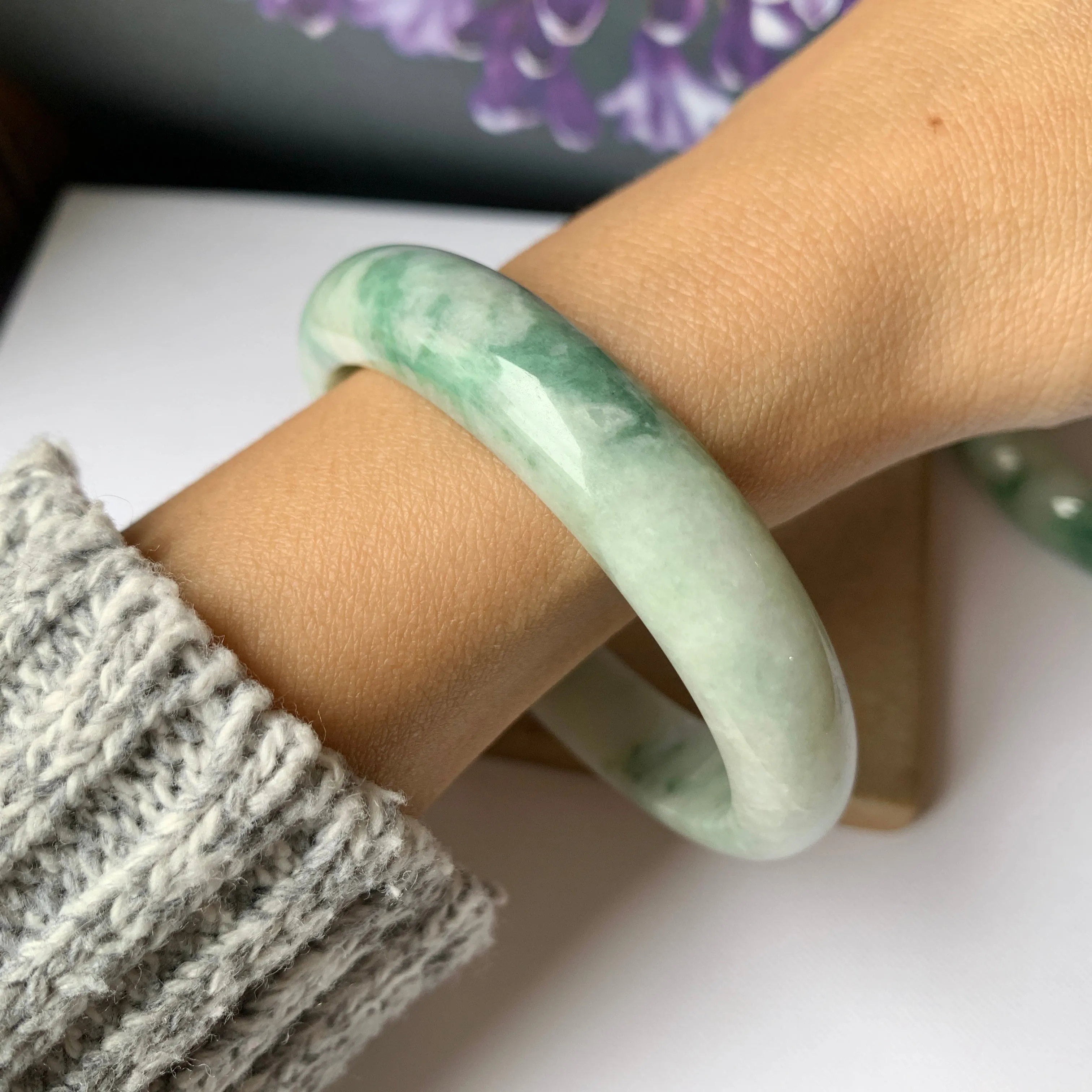 57.1mm A-Grade Natural Moss On Snow Floral Jadeite Modern Round Bangle No.151943