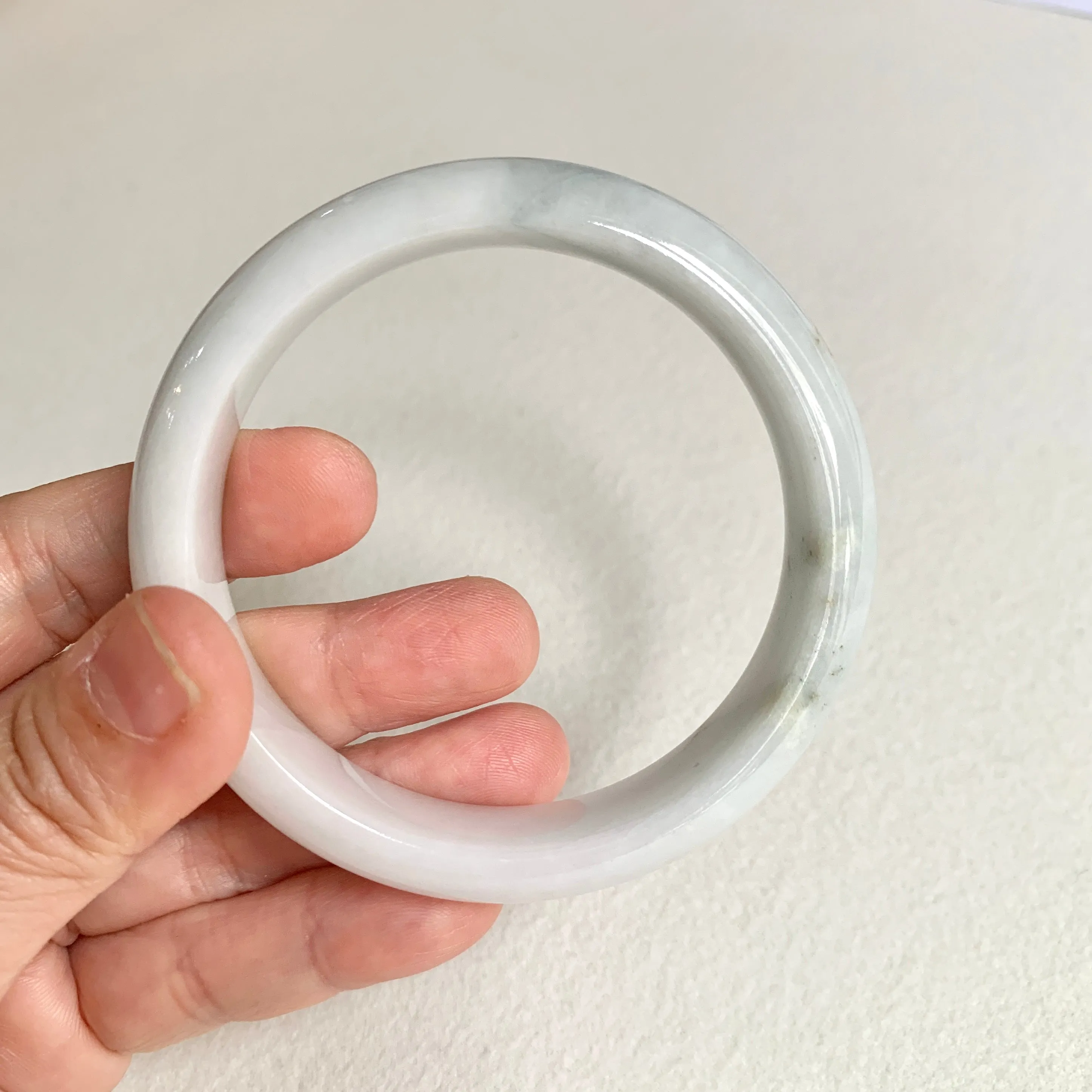 58.1mm A-Grade Natural White Green Modern Round Bangle No. 600145