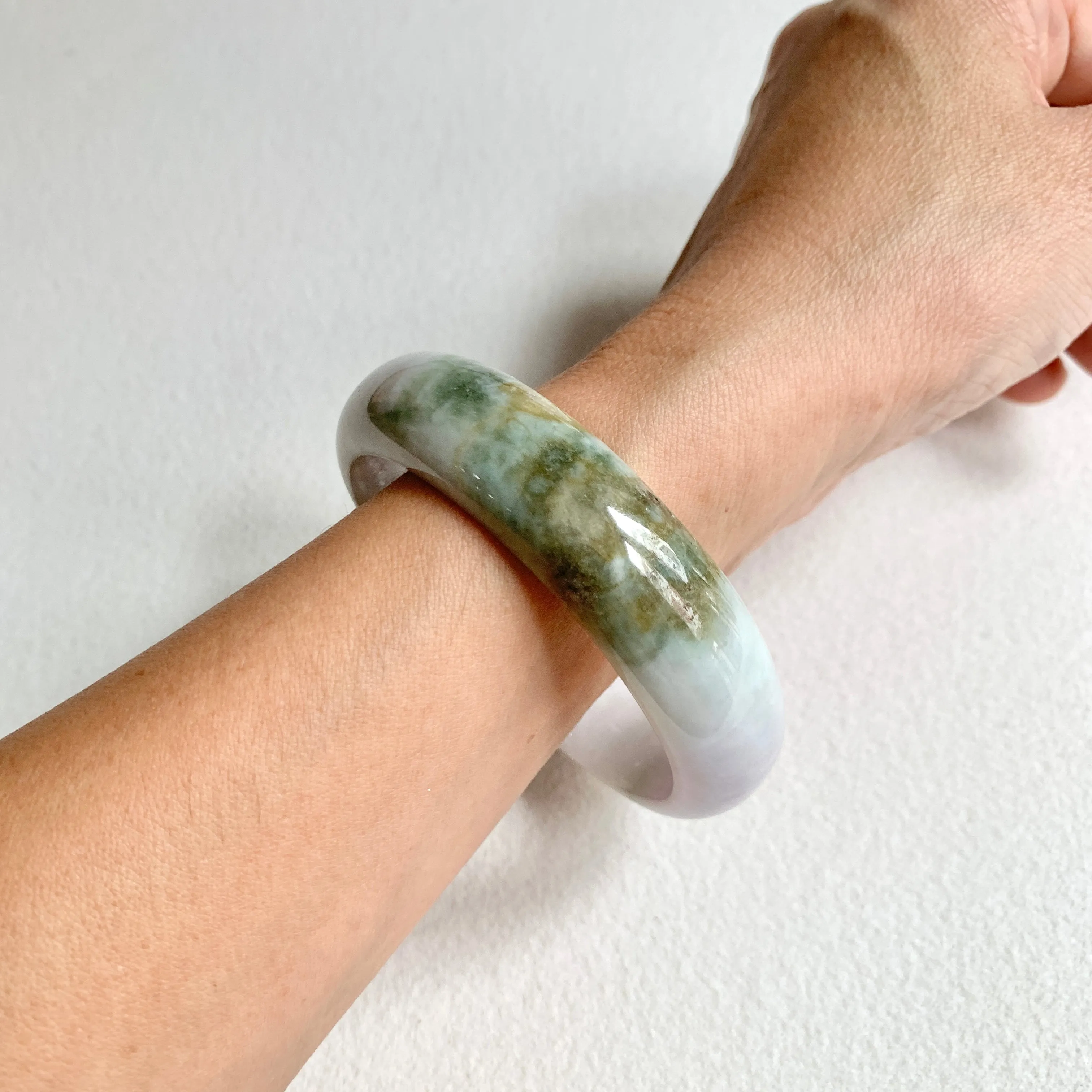 58.6mm A-Grade Natural Lavender Green Modern Round Bangle No. 600163
