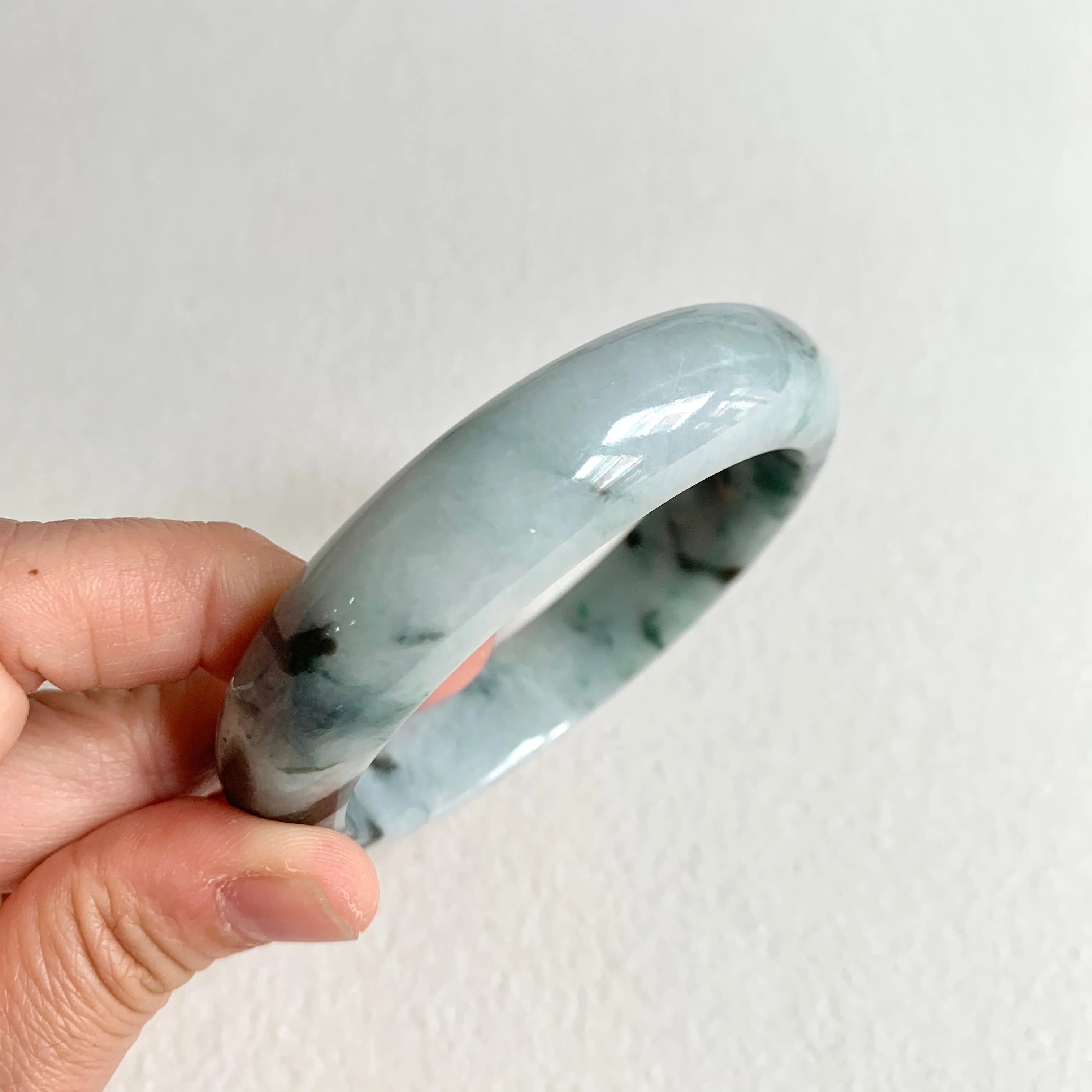 58mm A-Grade Natural Bluish Floral Round Bangle No. 600165
