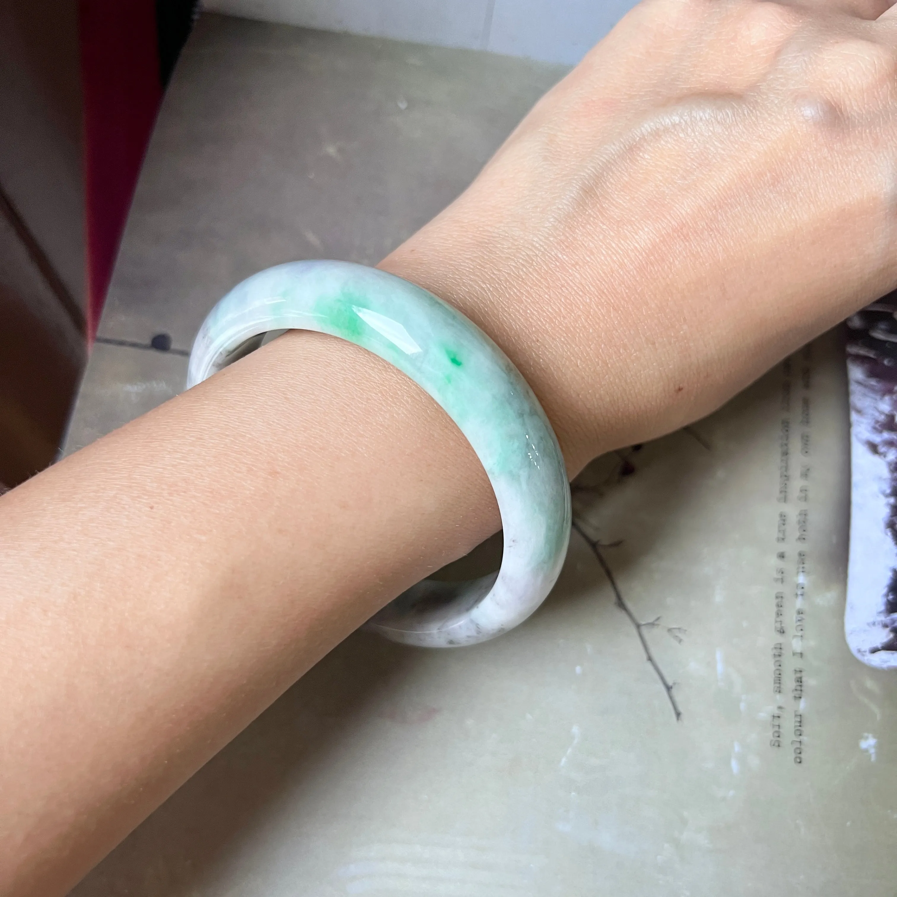 58mm A-Grade Natural Grey Green Jadeite Modern Round Bangle No.151627