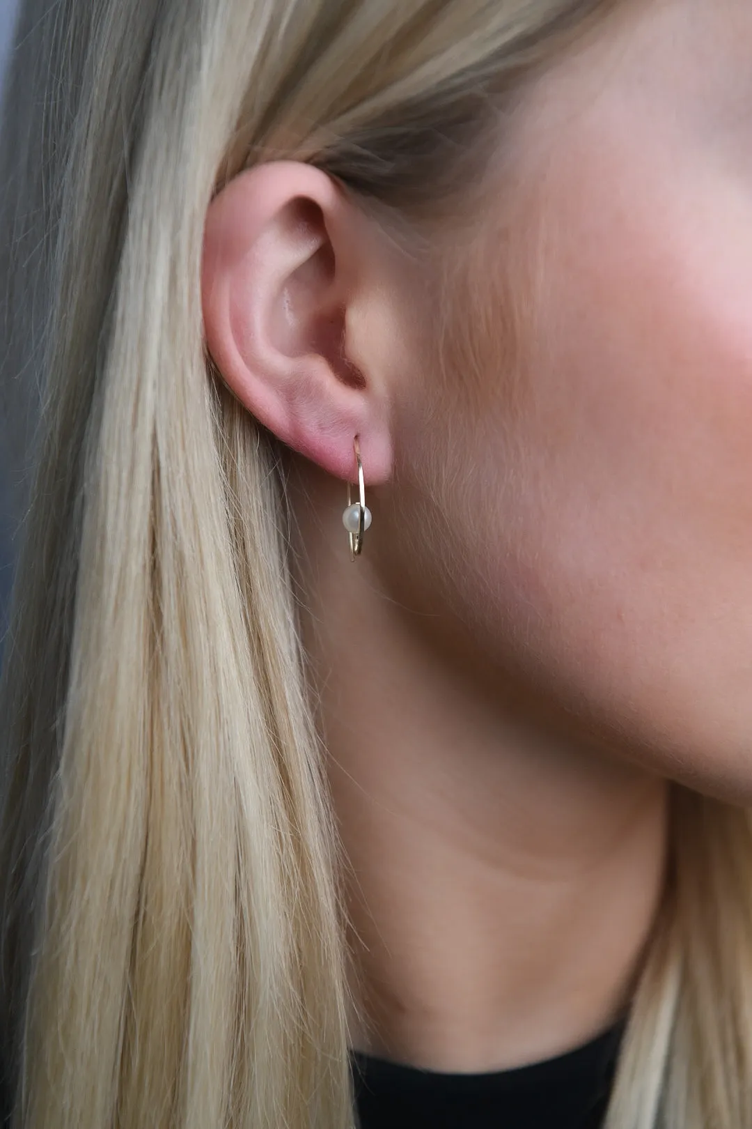 9ct Yellow Gold Curve Pearl Earrings