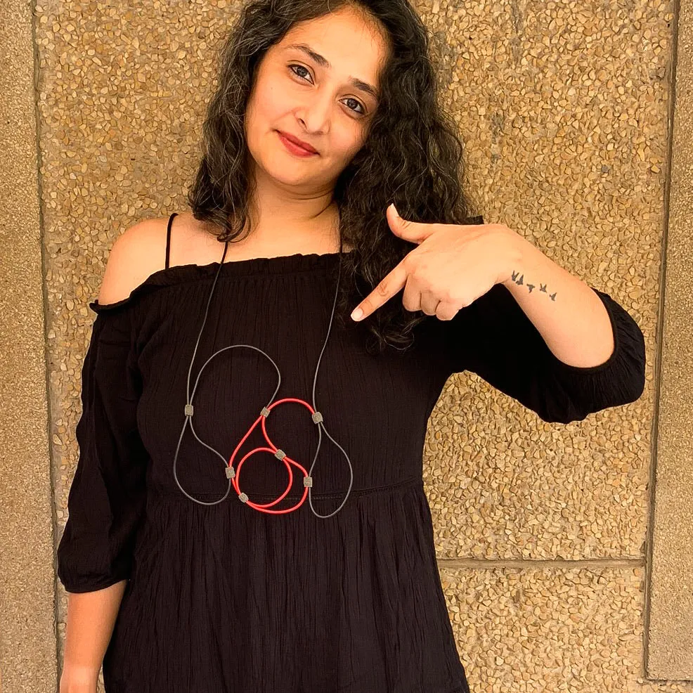 All Connect Wire Neckpiece