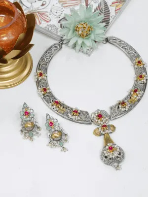 Amyra Round Tribal Necklace Set
