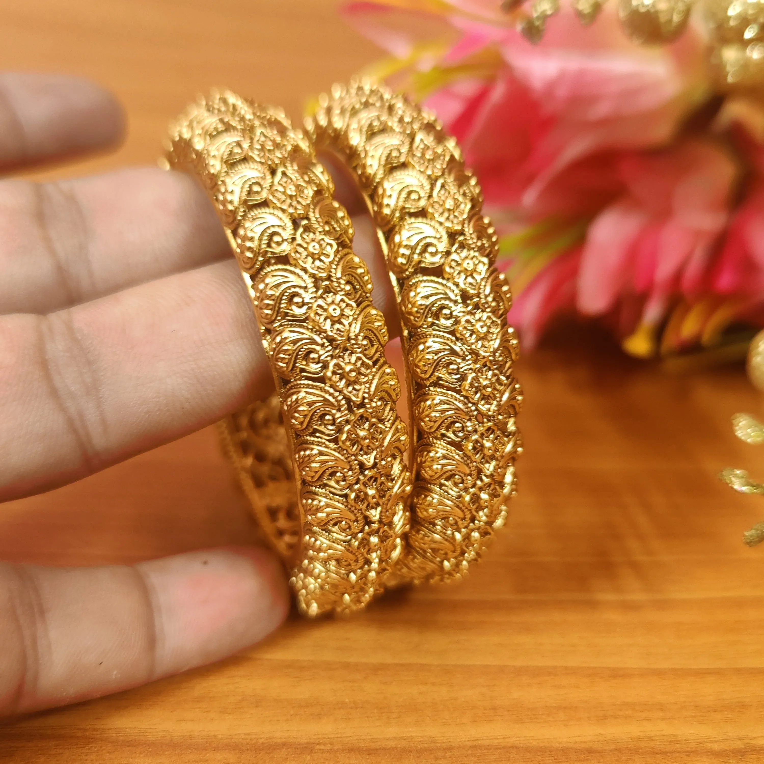 ANTIQUE GOLD PLATED PAISLEY OPENABLE BANGLES