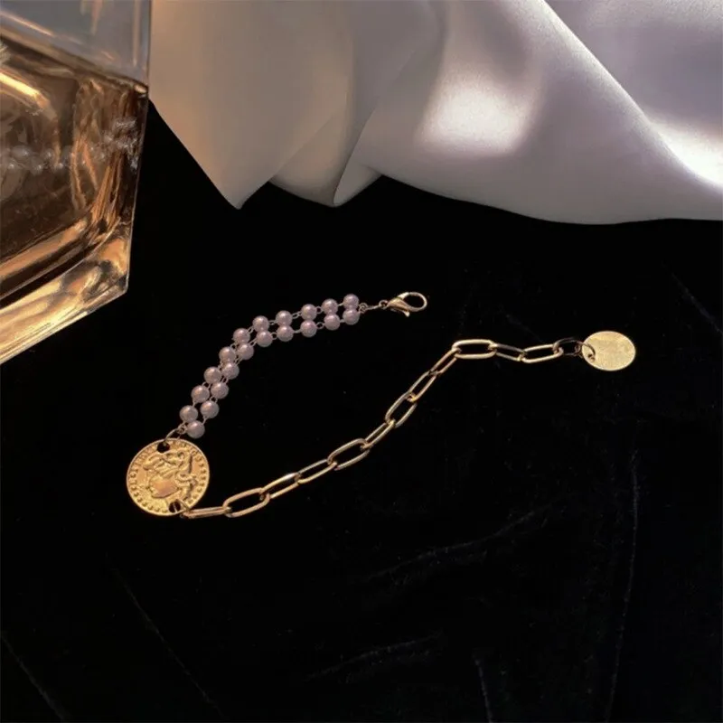 Bracelet for Women Head Portrait Pearl Bracelet Retro Simple Bracelet Fashion Geometric Pendant Jewelry Accessories Wholesale