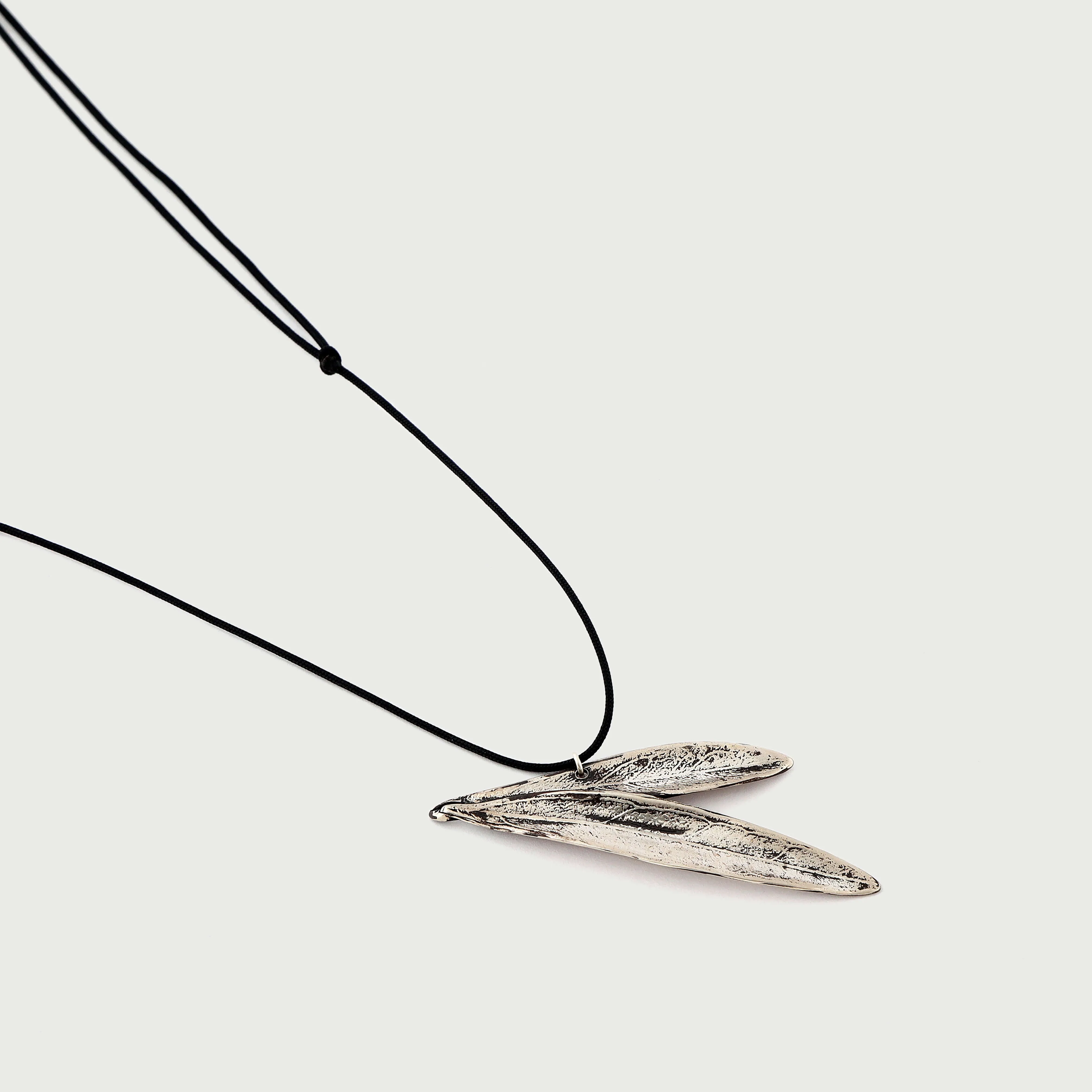 Eirini - Olive leaves - casual necklace - silver 925 - black oxidation