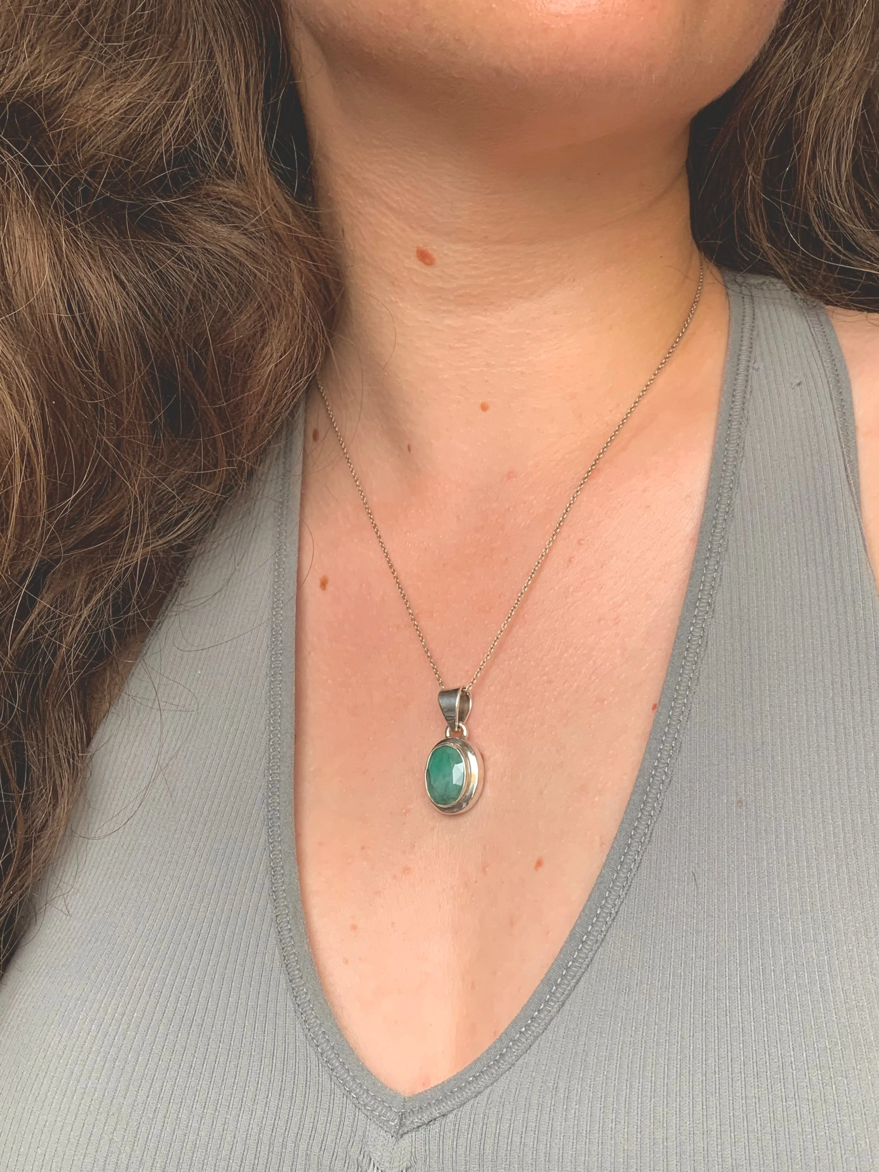Emerald Ansley Pendant - Regular Oval