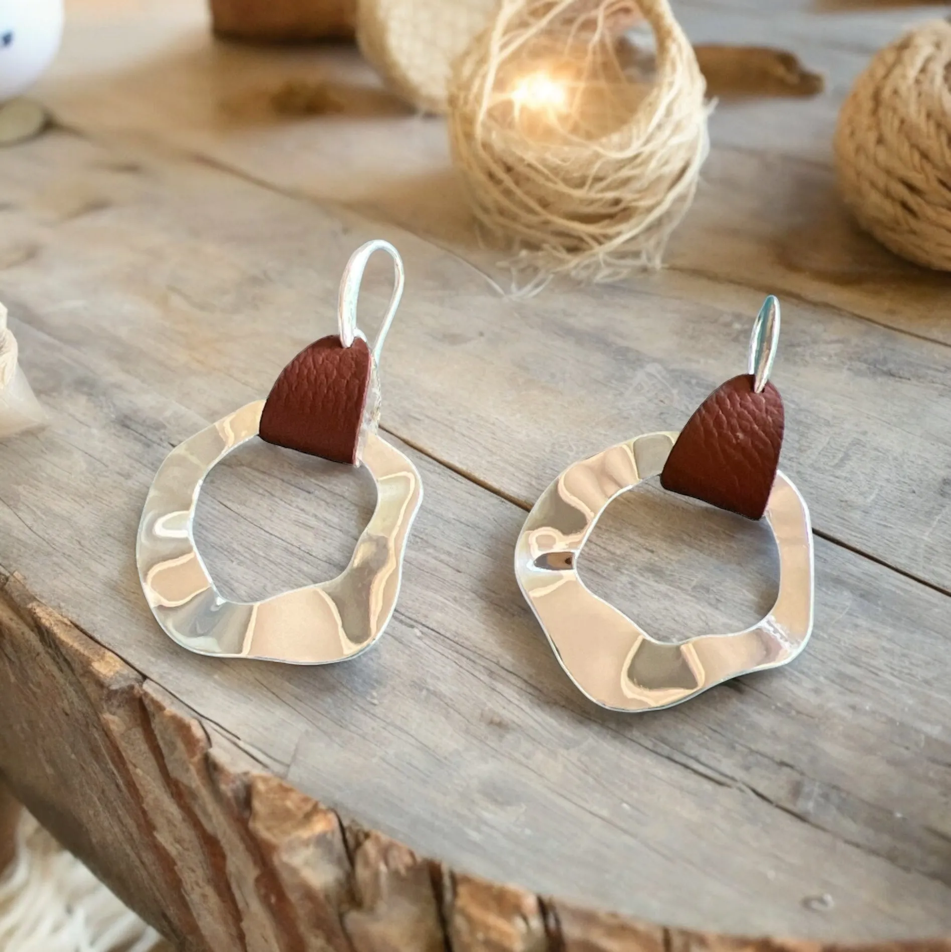 Geometric Swirl Silver & Leather Earrings: Modern & Stylish Accessories