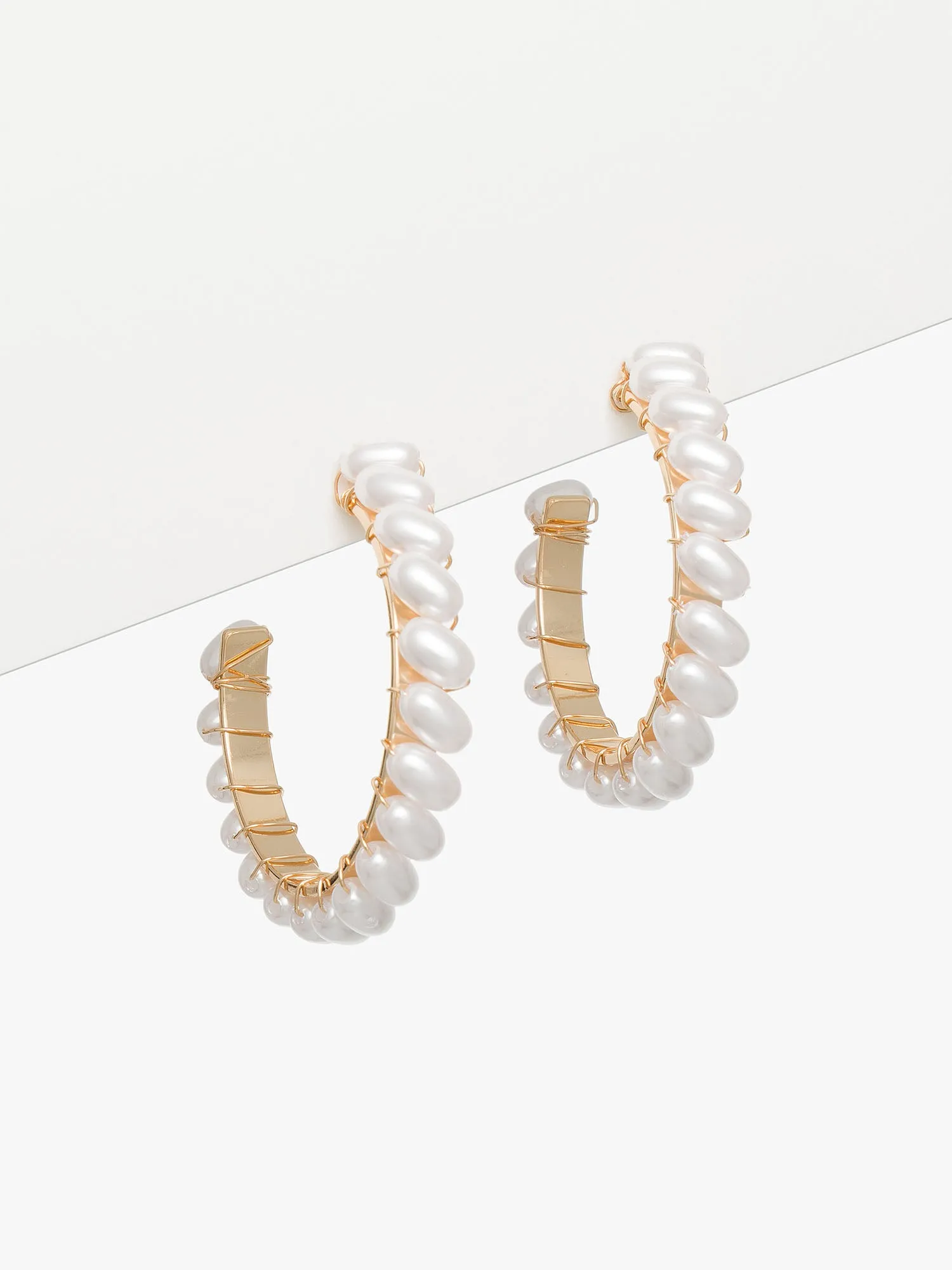 La Radiant Freshwater Pearl Hoop Earrings - Brands We Love