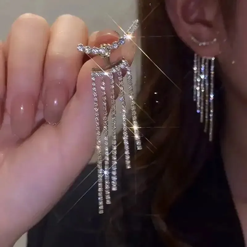 Lady Glams Elevate Your Style with the 2024 New Fashion Trend Pearl Leaf Tassel Earrings