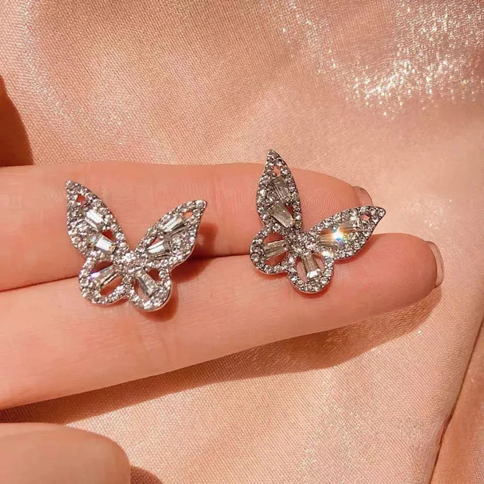 Lady Glams Elevate Your Style with the 2024 New Fashion Trend Pearl Leaf Tassel Earrings