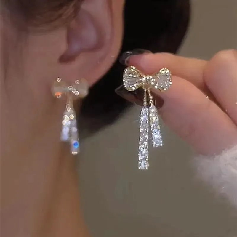 Lady Glams Elevate Your Style with the 2024 New Fashion Trend Pearl Leaf Tassel Earrings