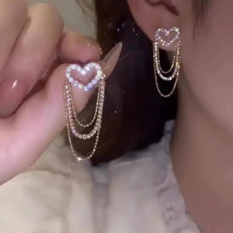 Lady Glams Elevate Your Style with the 2024 New Fashion Trend Pearl Leaf Tassel Earrings