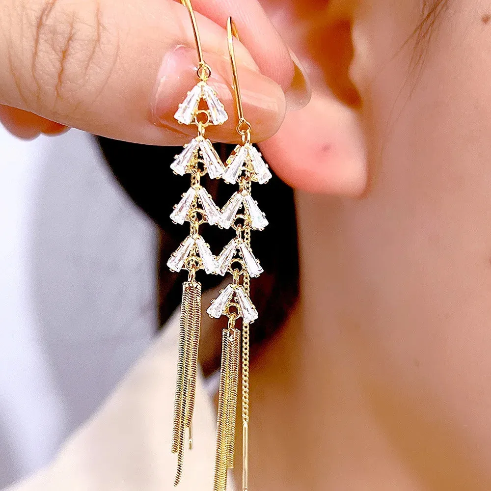 Lady Glams Elevate Your Style with the 2024 New Fashion Trend Pearl Leaf Tassel Earrings