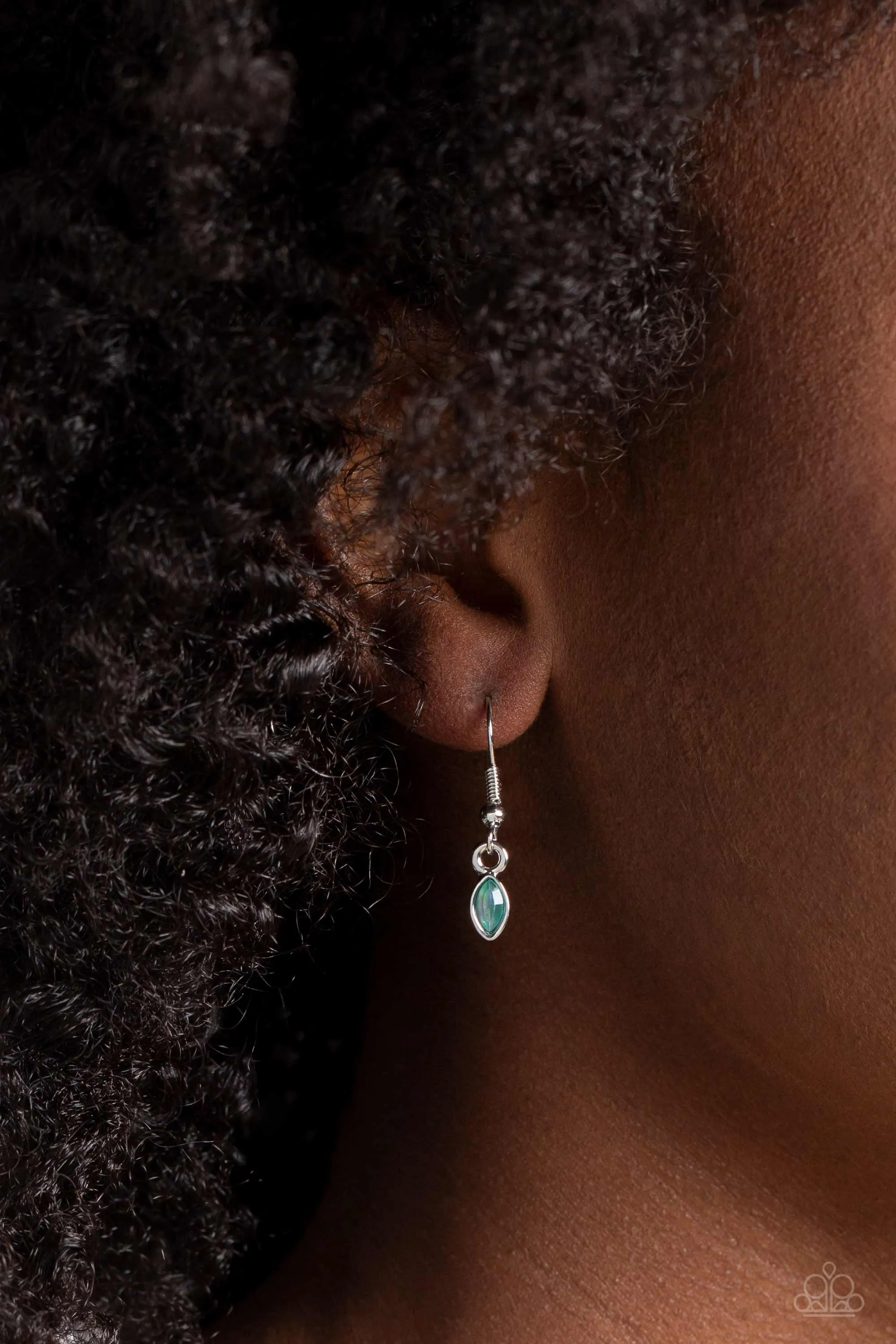Lustrous Laurels • Green