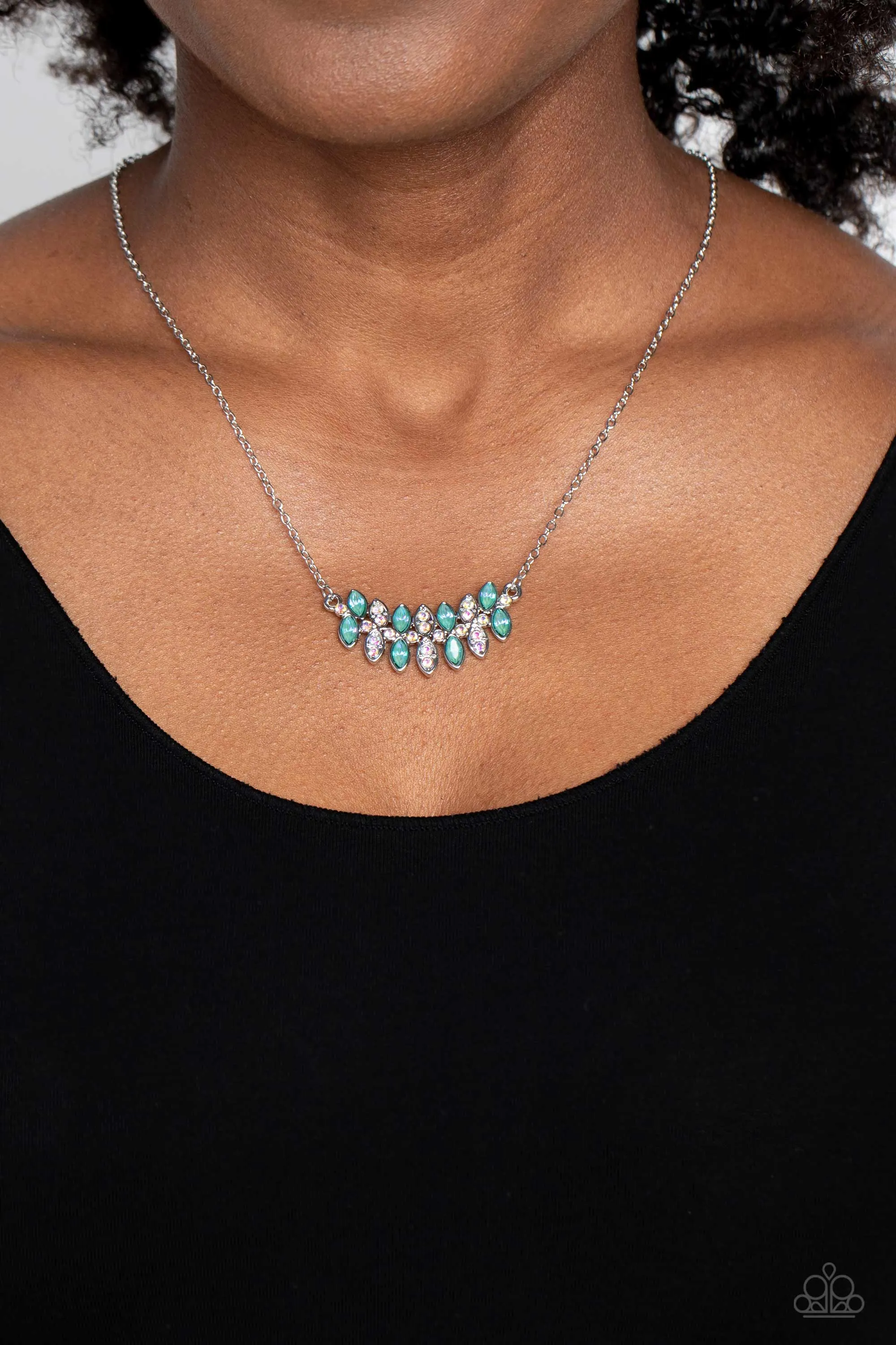 Lustrous Laurels • Green