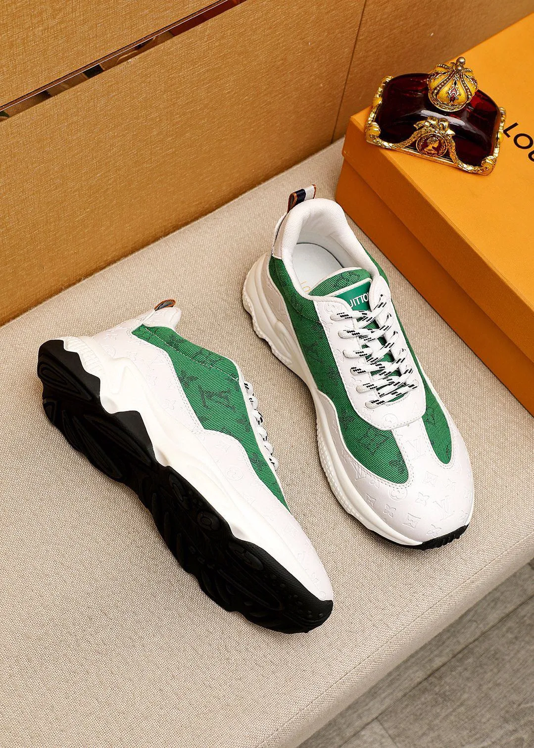 LV MEN'S CASUAL SPORTS SHOE MODEL GREEN