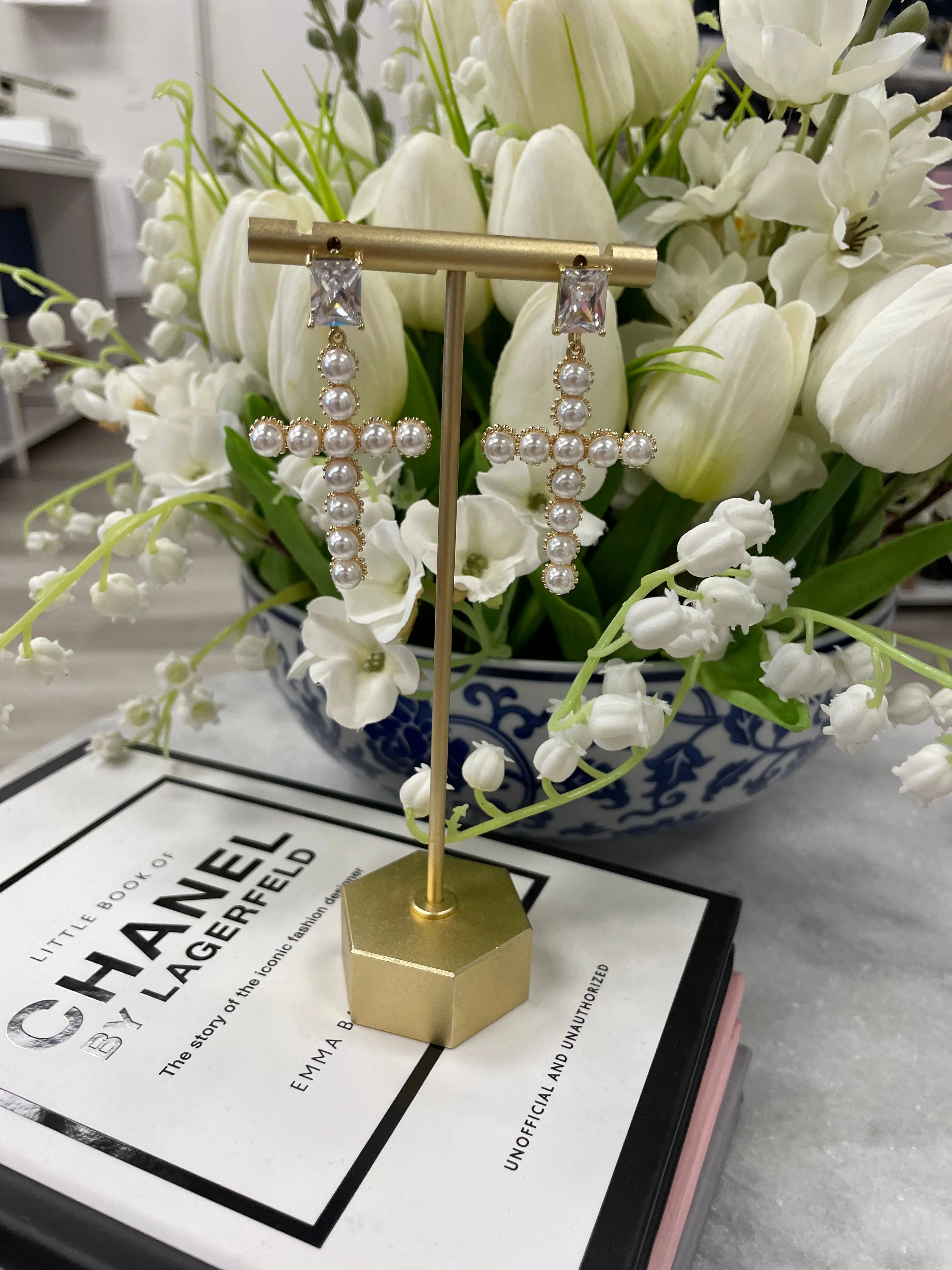 Pearl Statement Cross