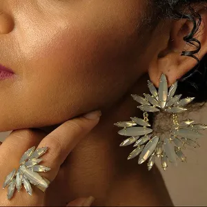 Rhinestone Stylish Flower Shaped Earrings