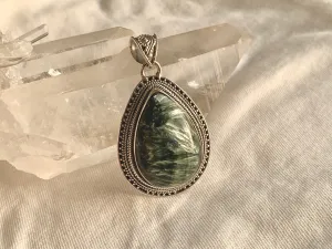 Seraphinite Tegwen Pendant - Teardrop