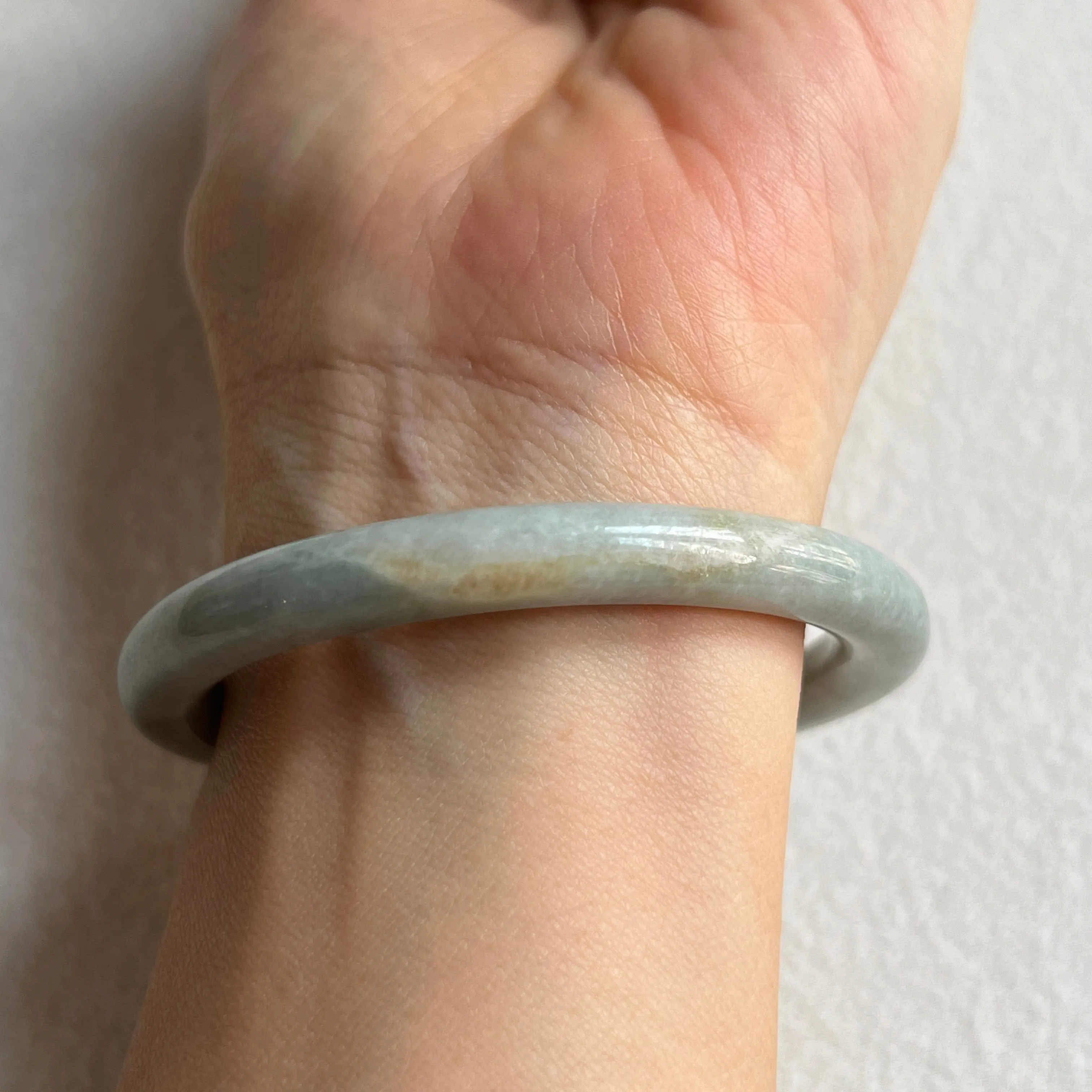 SOLD OUT: 50.7mm A-Grade Natural Light Bluish Green Modern Round Bangle No. 152031