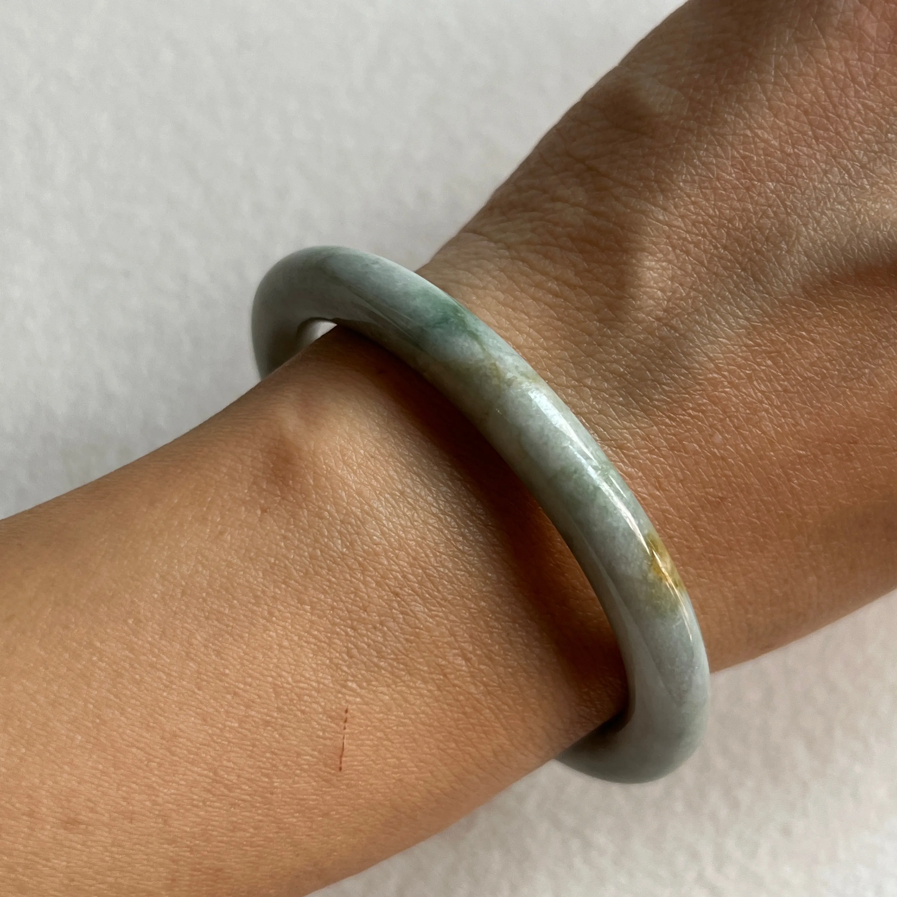 SOLD OUT: 50.7mm A-Grade Natural Light Bluish Green Modern Round Bangle No. 152031
