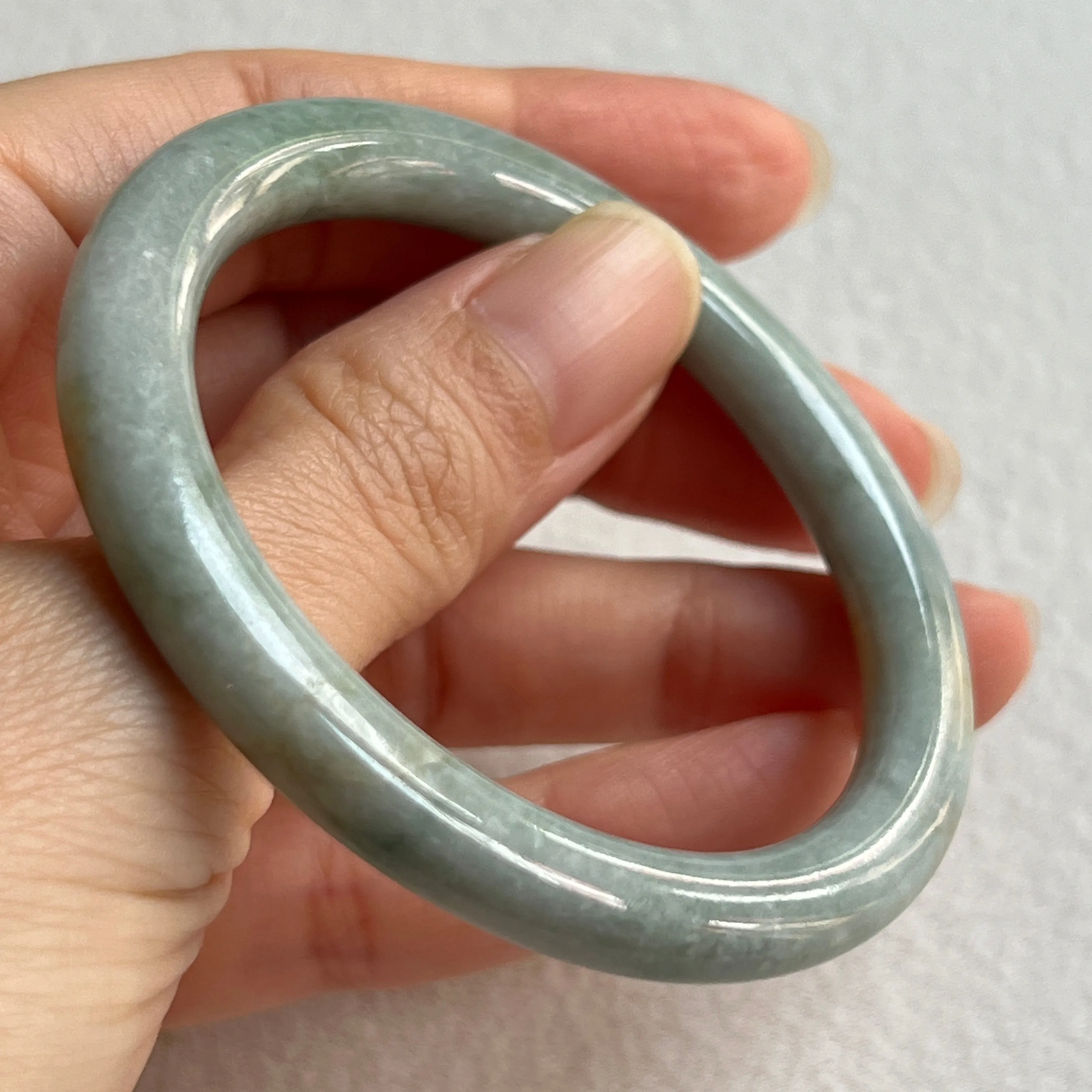 SOLD OUT: 50.7mm A-Grade Natural Light Bluish Green Modern Round Bangle No. 152031