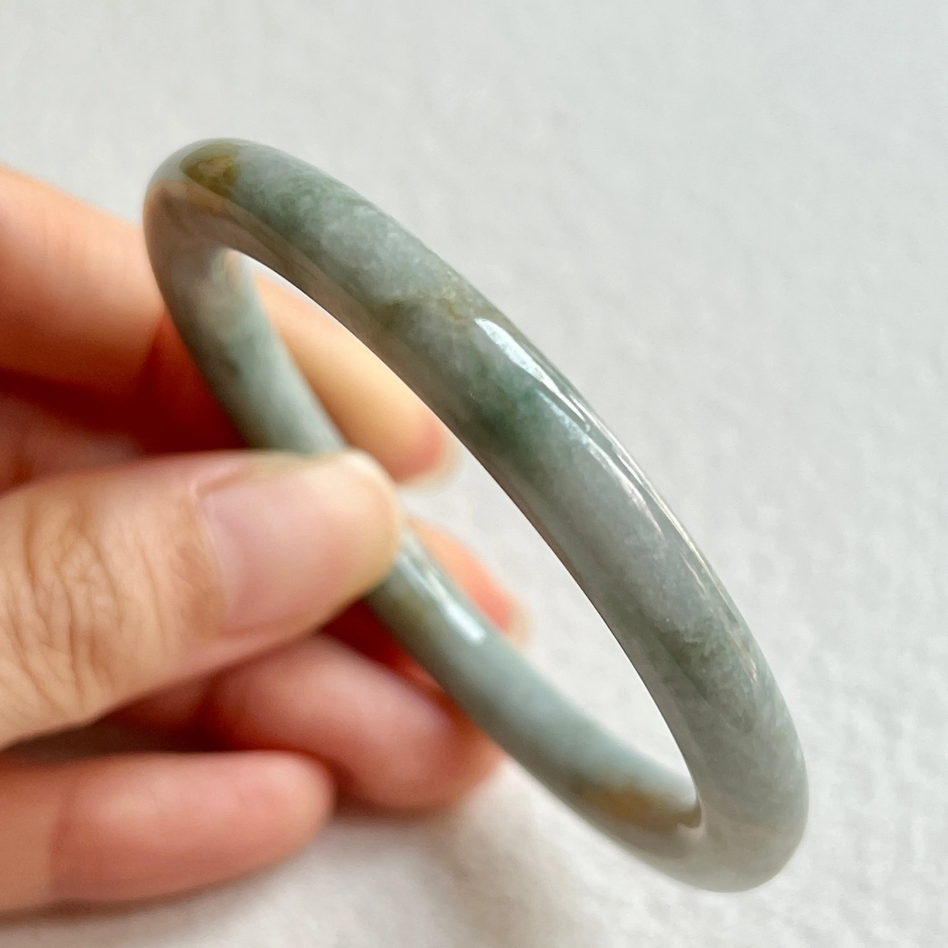 SOLD OUT: 50.7mm A-Grade Natural Light Bluish Green Modern Round Bangle No. 152031