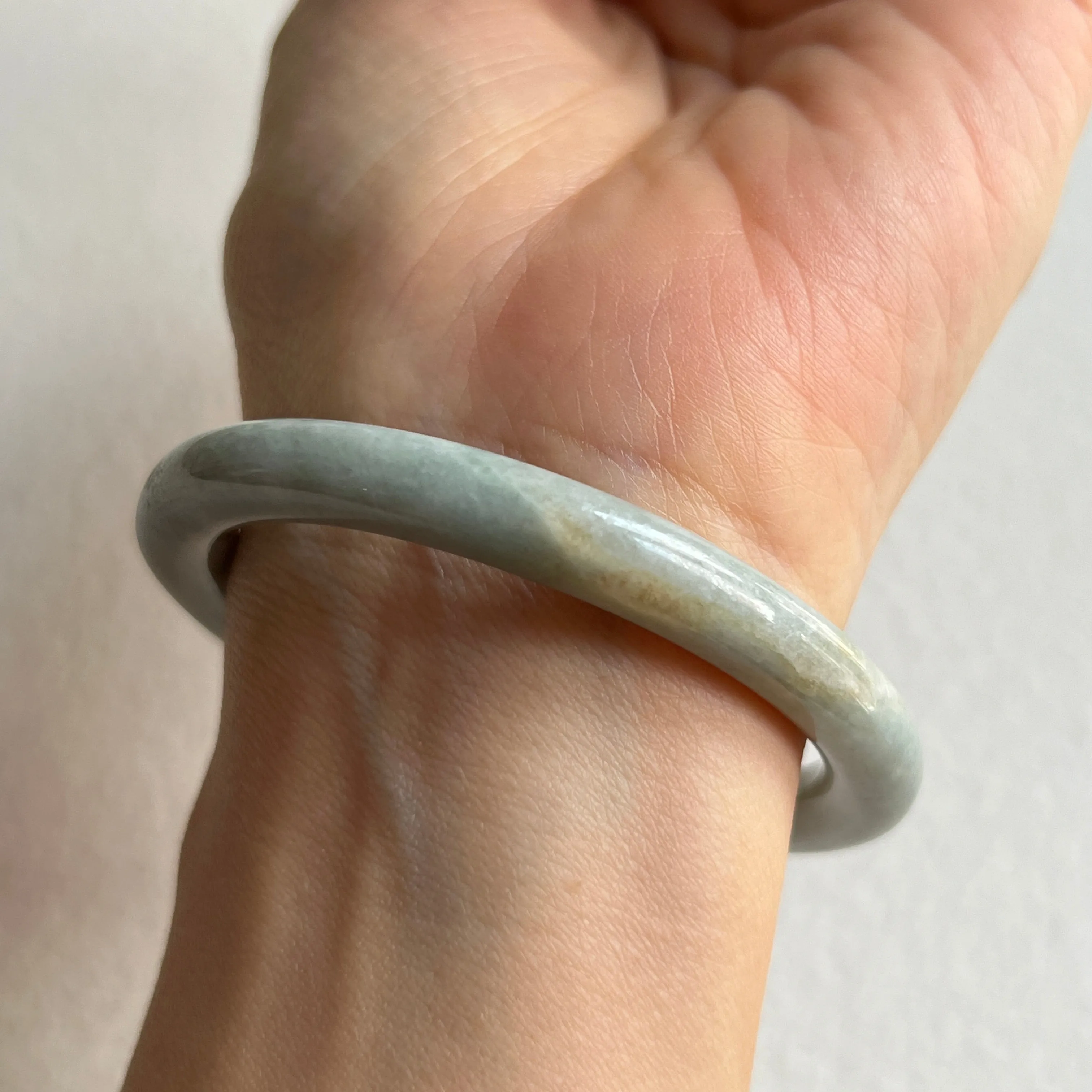 SOLD OUT: 50.7mm A-Grade Natural Light Bluish Green Modern Round Bangle No. 152031