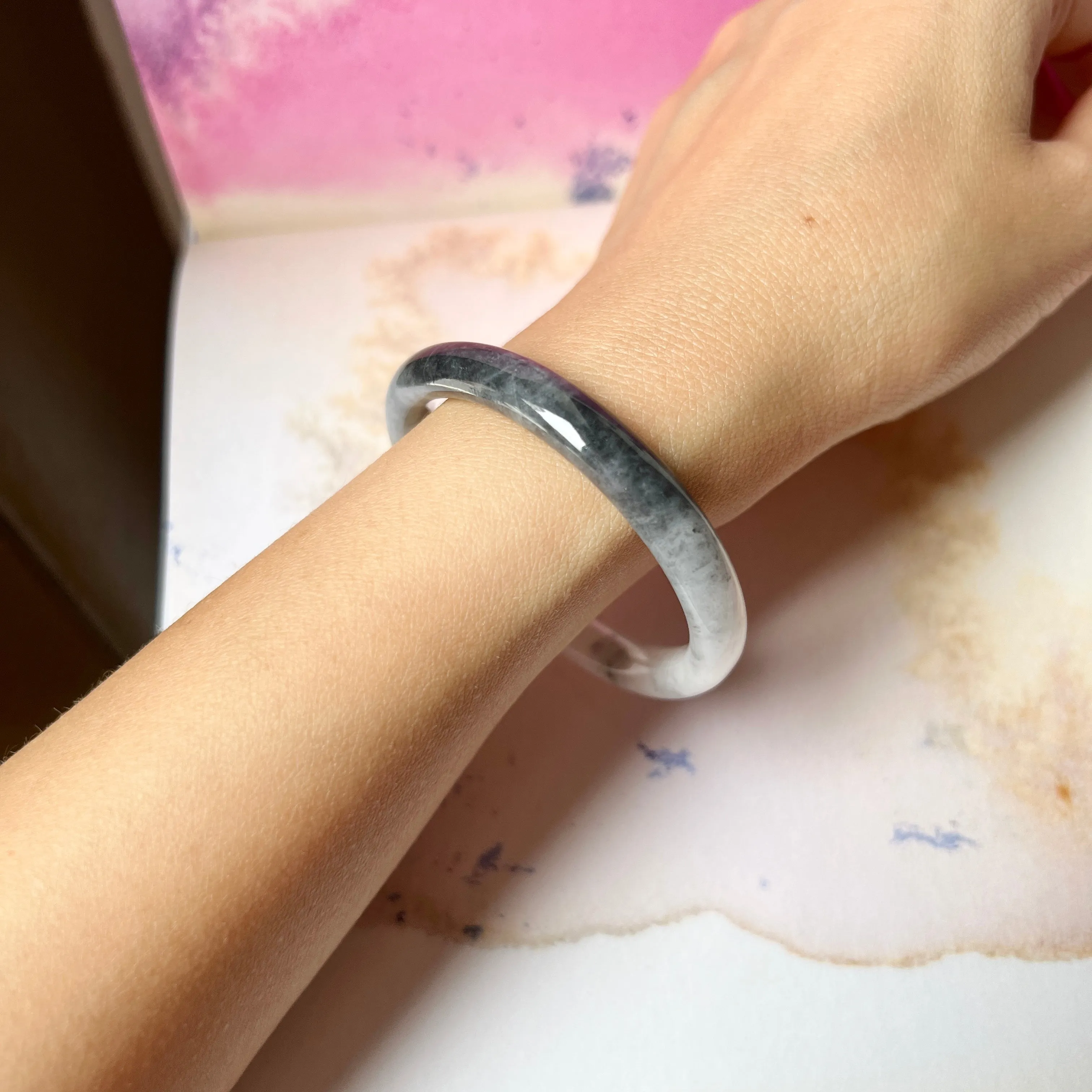SOLD OUT: 52.7mm A-Grade Natural Black White Jadeite Modern Oval Bangle No.151990