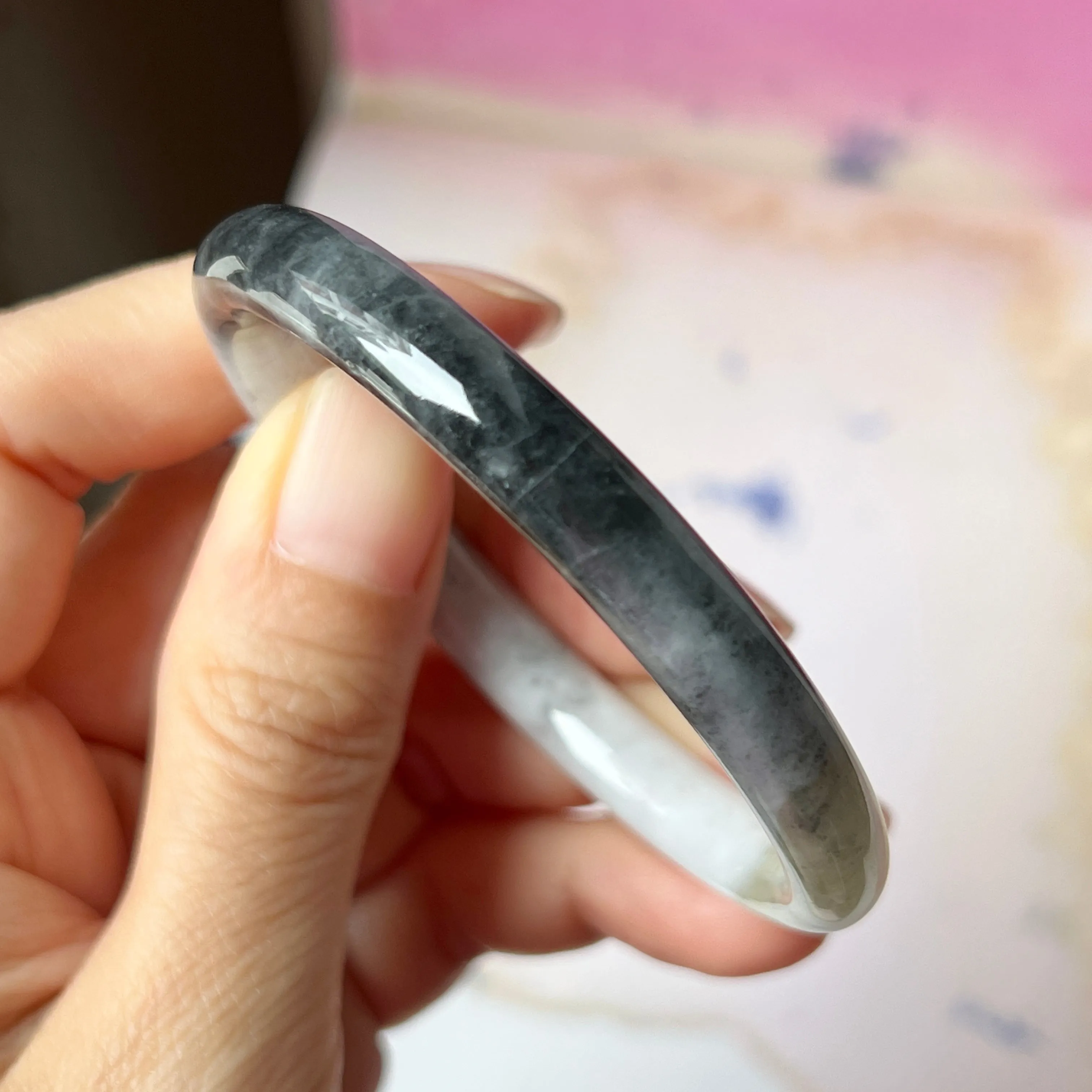 SOLD OUT: 52.7mm A-Grade Natural Black White Jadeite Modern Oval Bangle No.151990