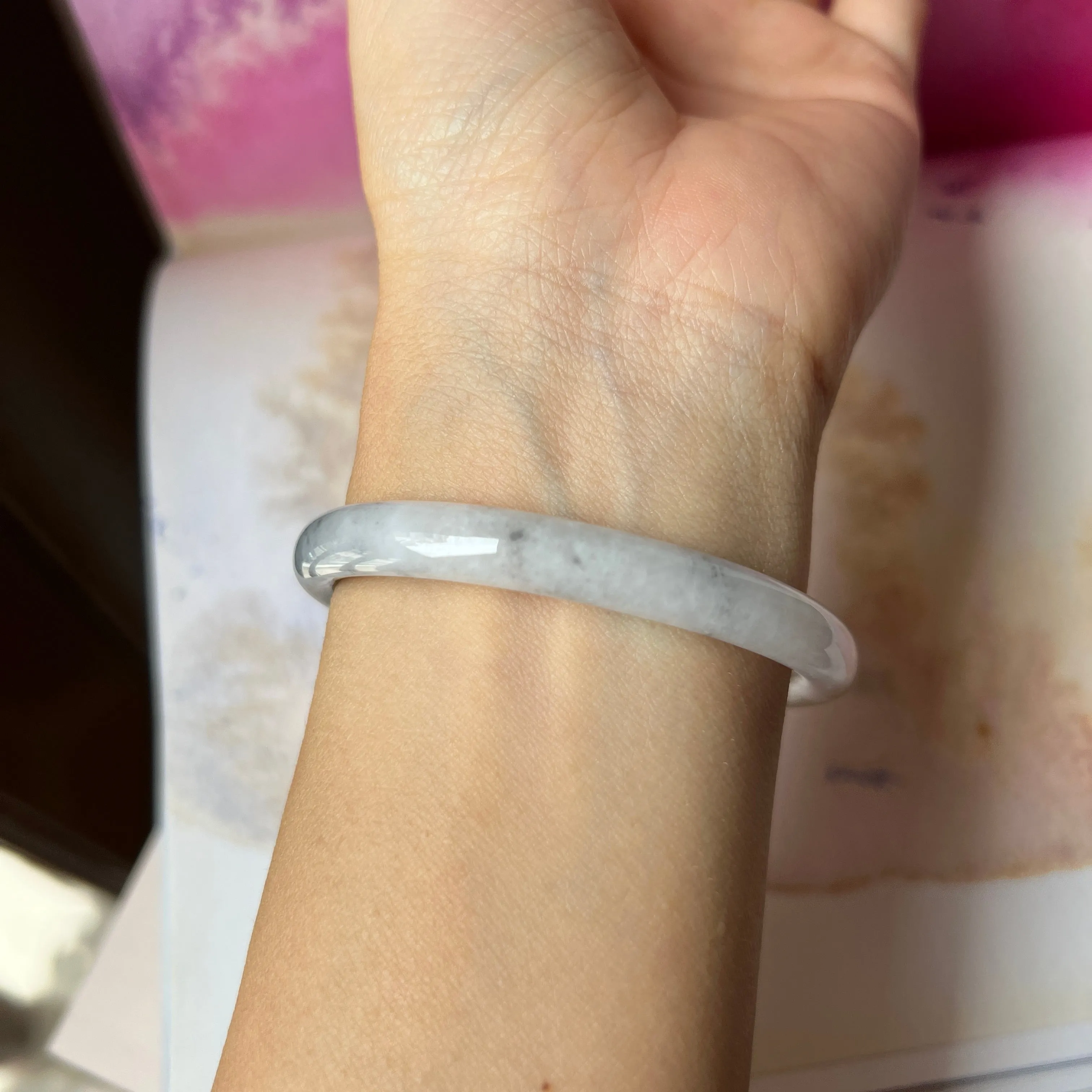 SOLD OUT: 52.7mm A-Grade Natural Black White Jadeite Modern Oval Bangle No.151990