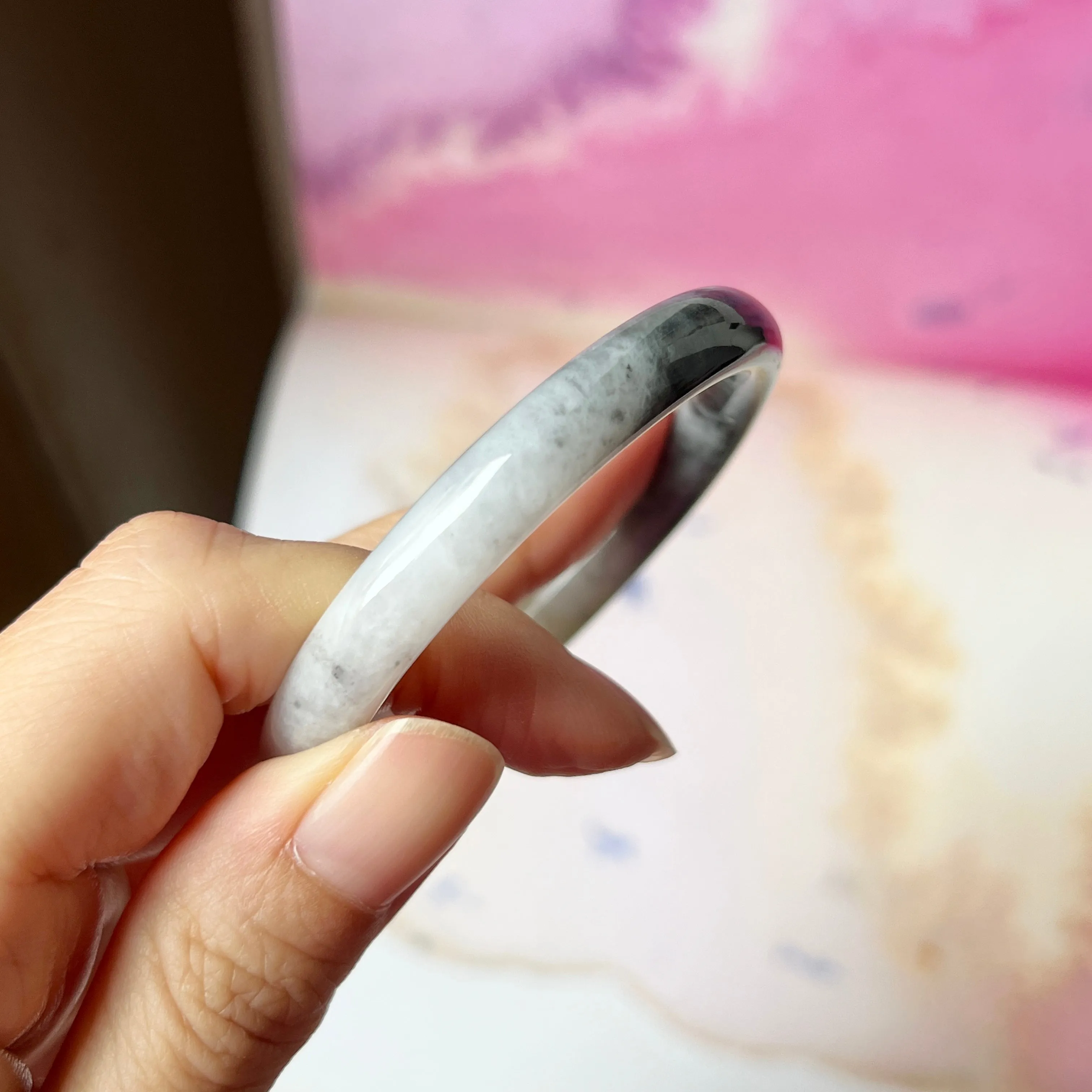 SOLD OUT: 52.7mm A-Grade Natural Black White Jadeite Modern Oval Bangle No.151990
