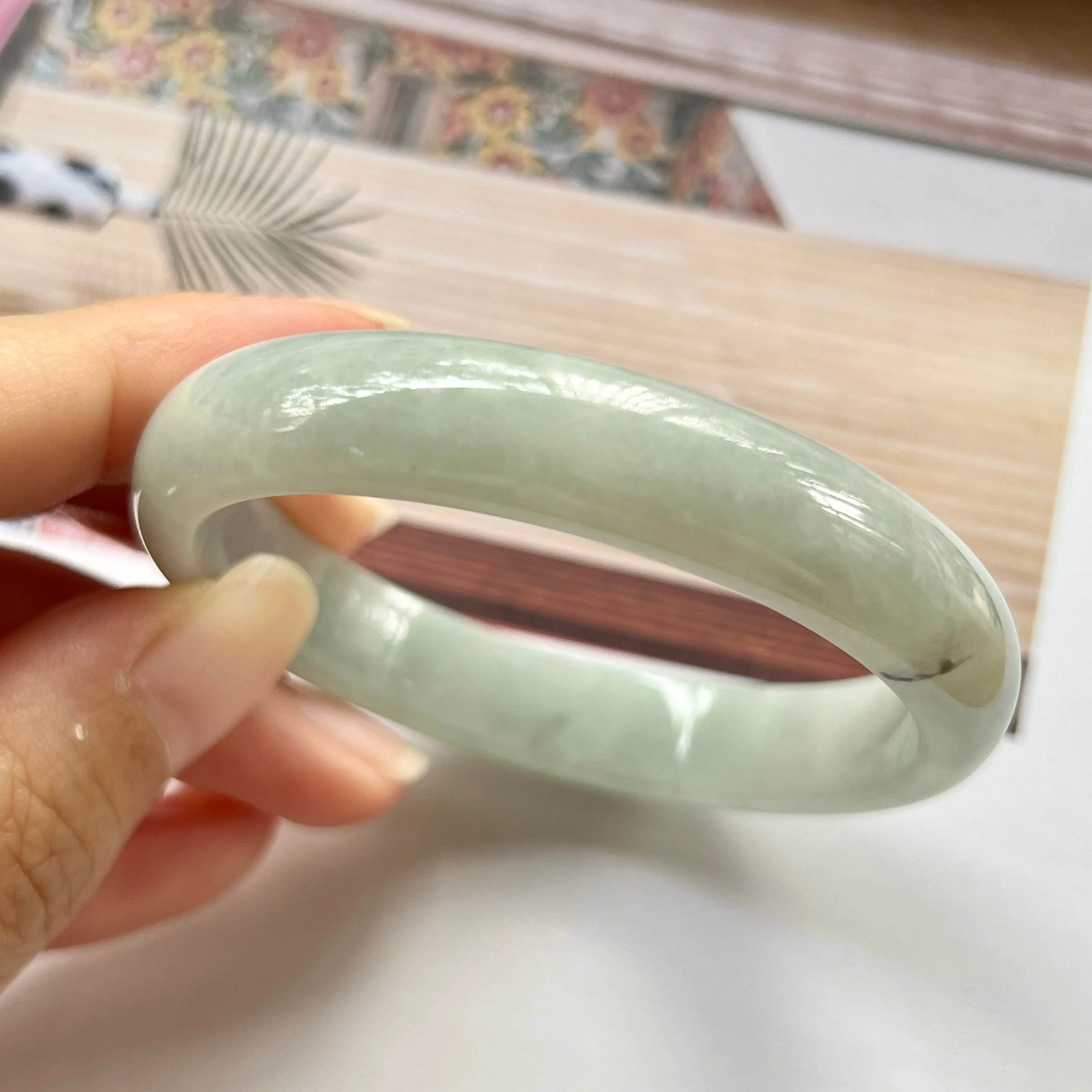 SOLD OUT: 52.9mm A-Grade Natural Light Green Jadeite Modern Round Bangle No.330076