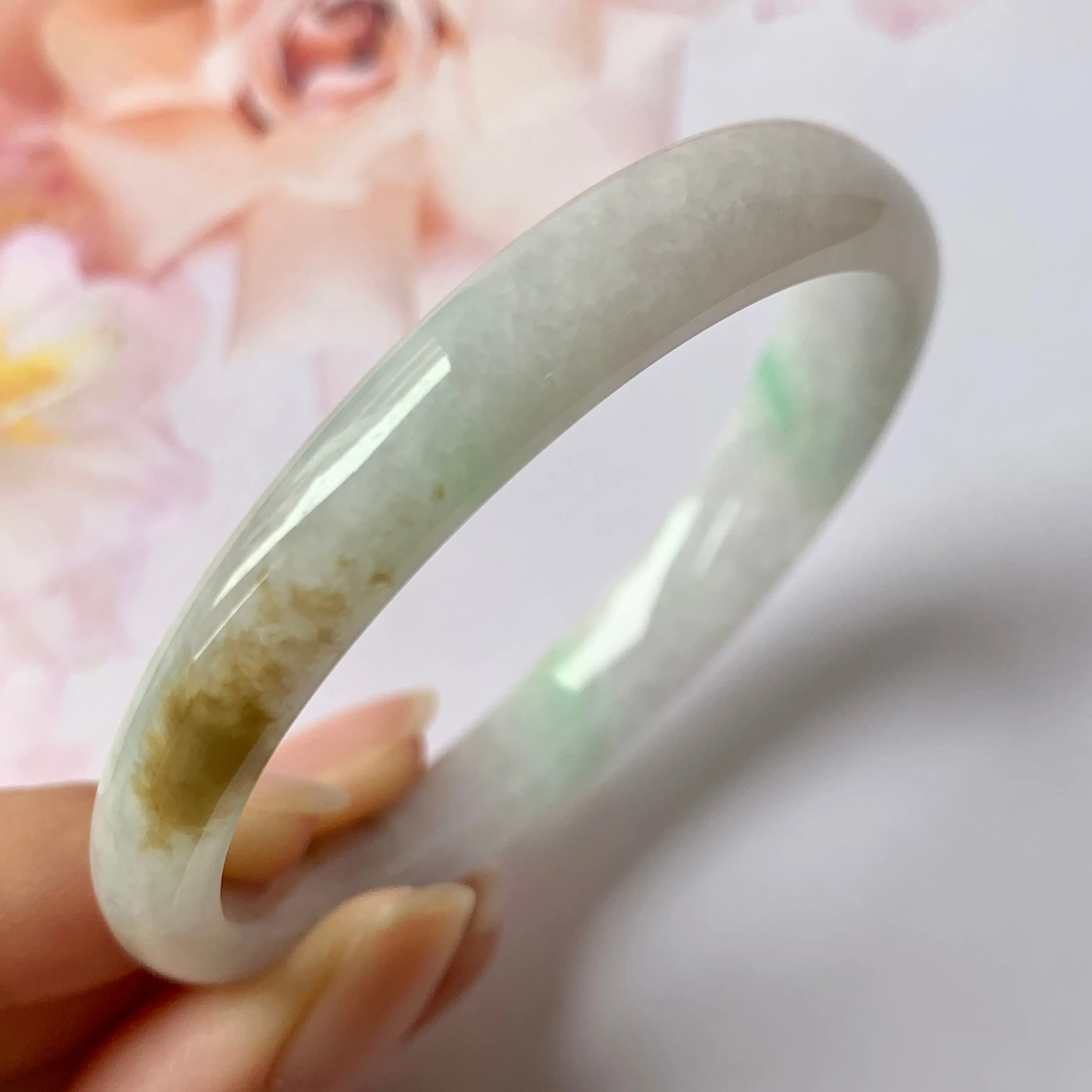 SOLD OUT: 53.9mm A-Grade Natural Tri-Colour Jadeite Modern Round Bangle No.151824