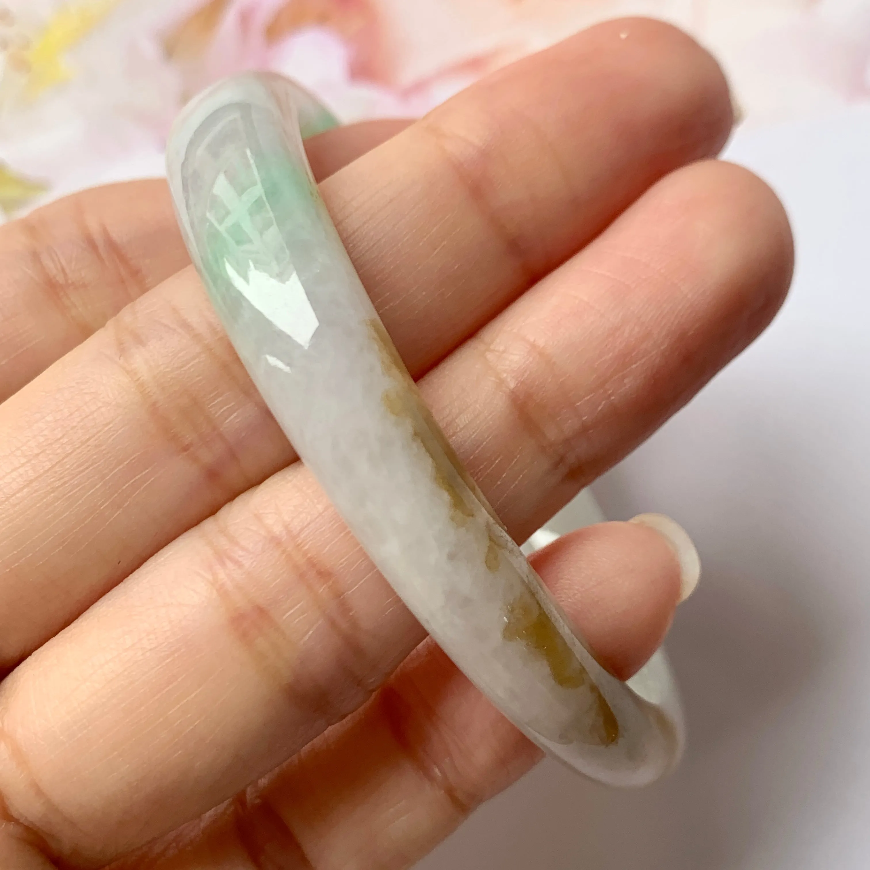 SOLD OUT: 53.9mm A-Grade Natural Tri-Colour Jadeite Modern Round Bangle No.151824