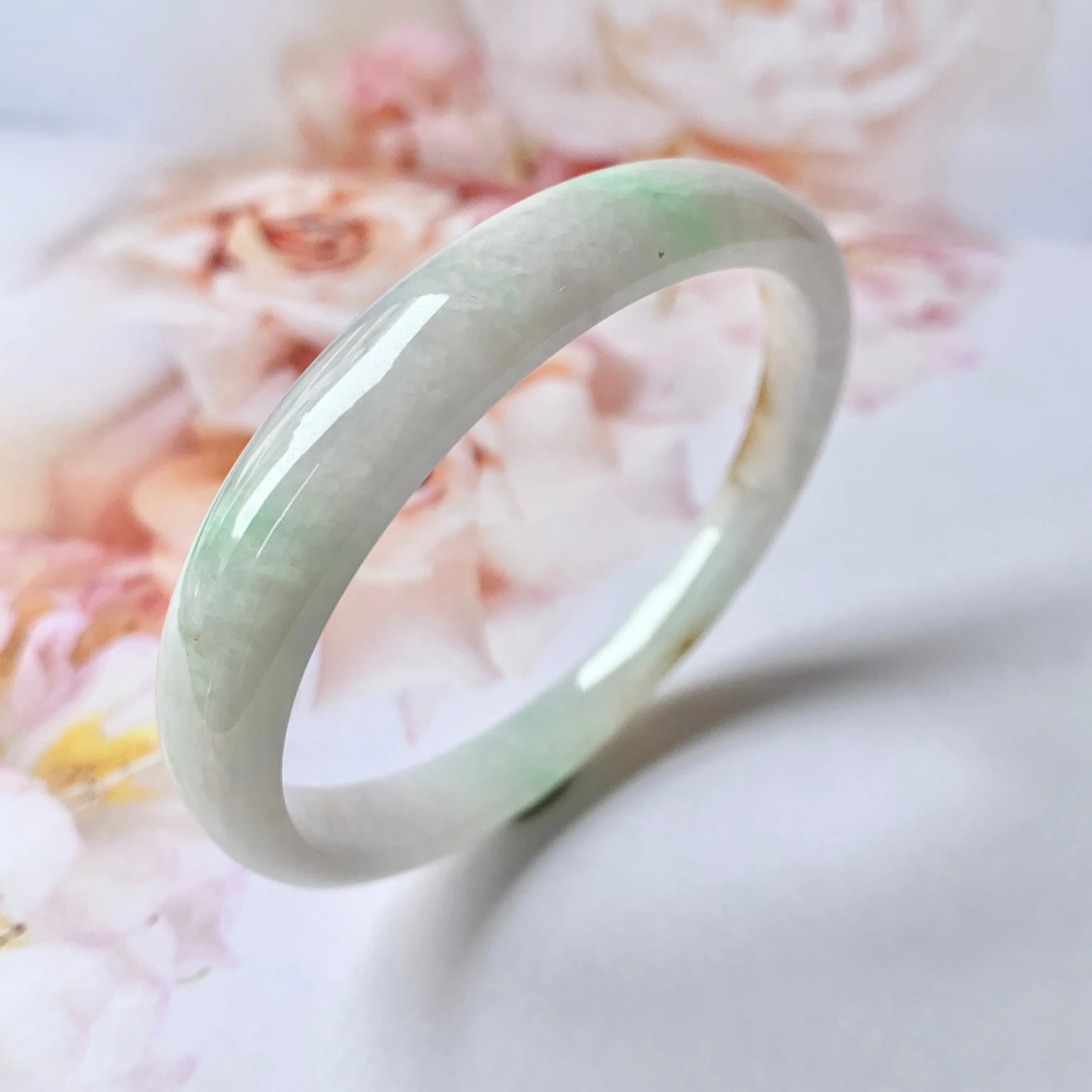SOLD OUT: 53.9mm A-Grade Natural Tri-Colour Jadeite Modern Round Bangle No.151824