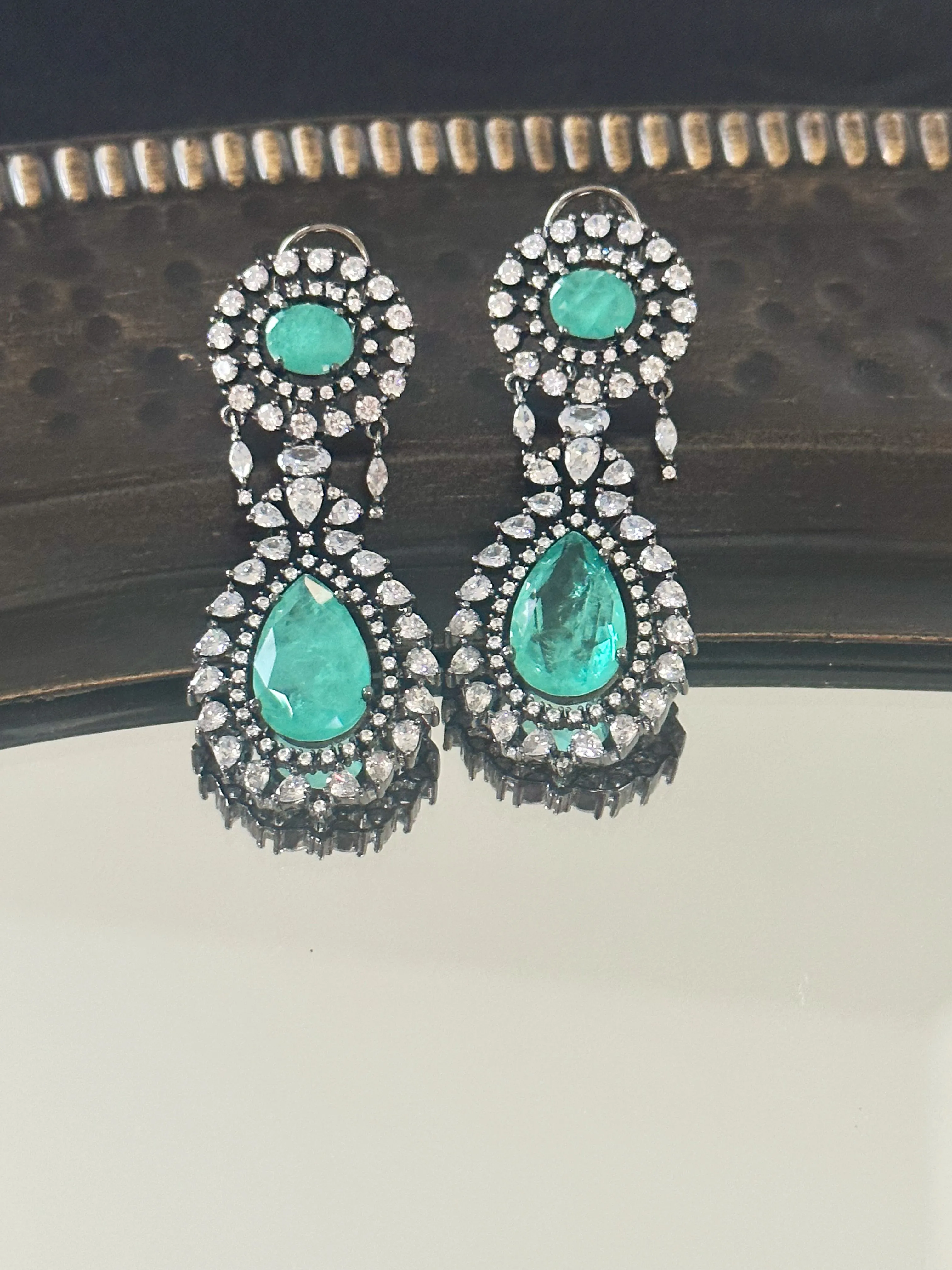 Vanya Antique Diamond Earrings - Single Color