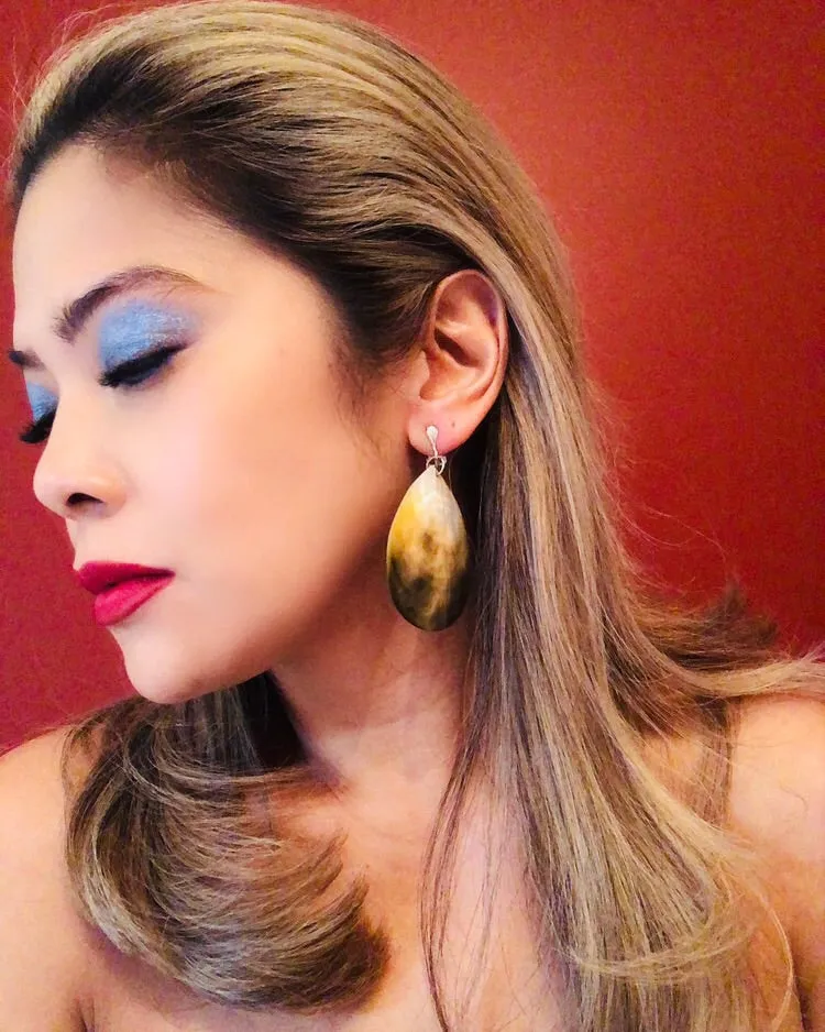Vintage Mother of Pearl Shell Teardrop Earrings