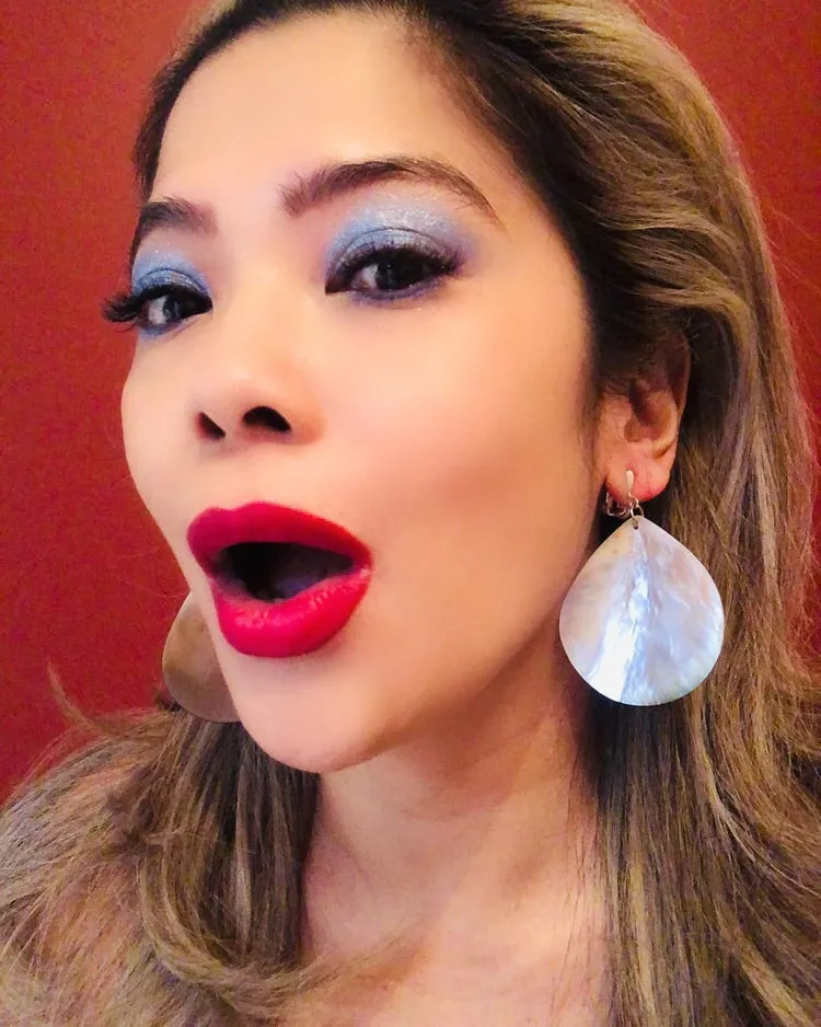 Vintage Mother of Pearl Shell Teardrop Earrings