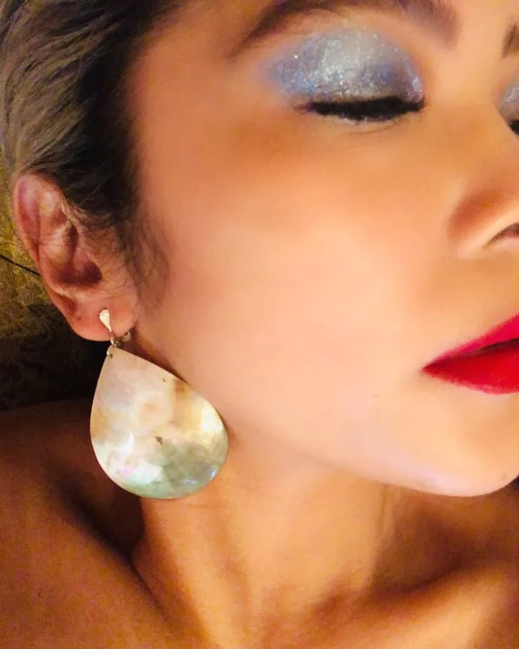 Vintage Mother of Pearl Shell Teardrop Earrings